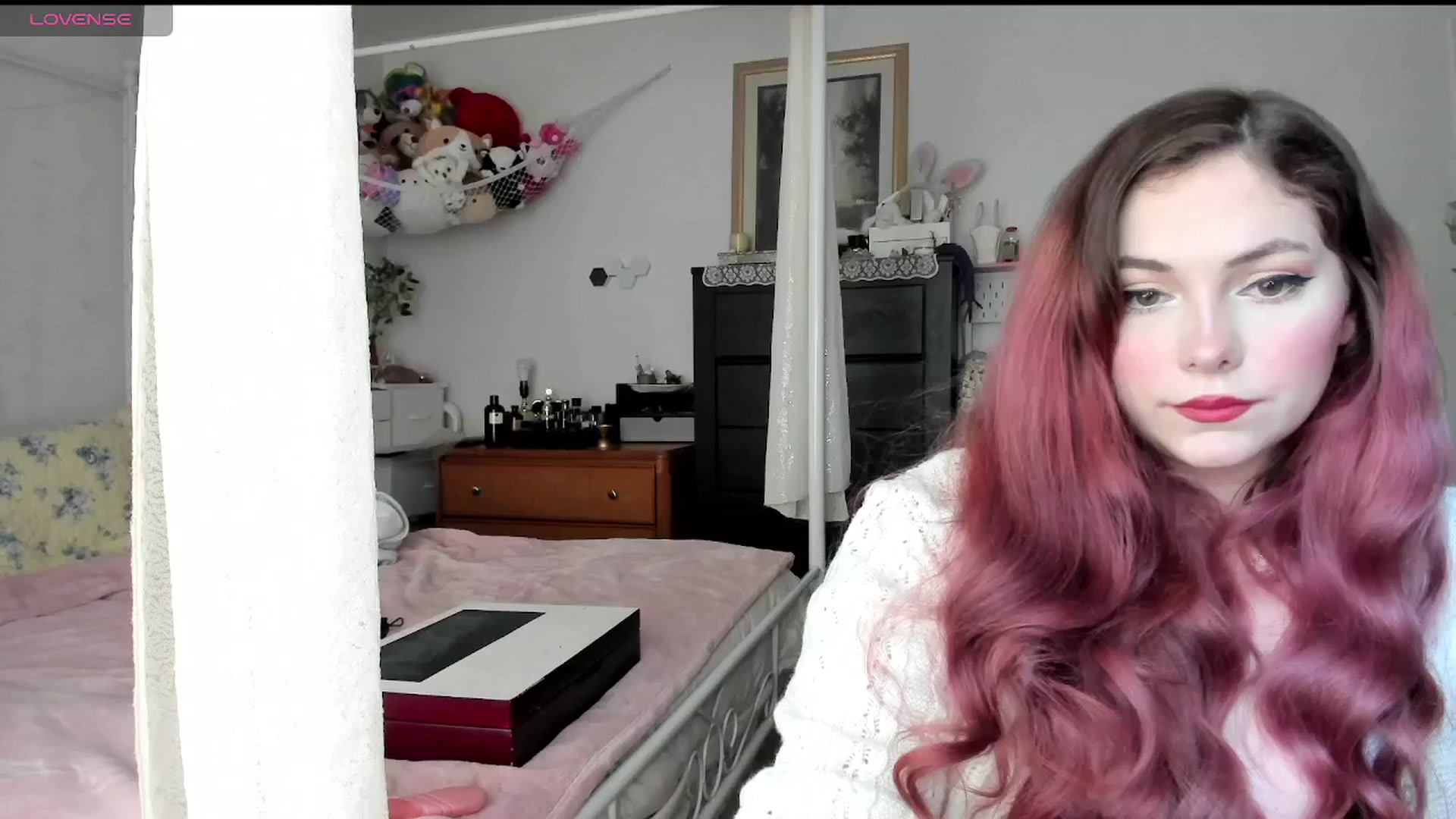 Gallery image thumbnail from lolypopbubble's myfreecams stream on, 05/08/2025, 18:13 image 20 of 20
