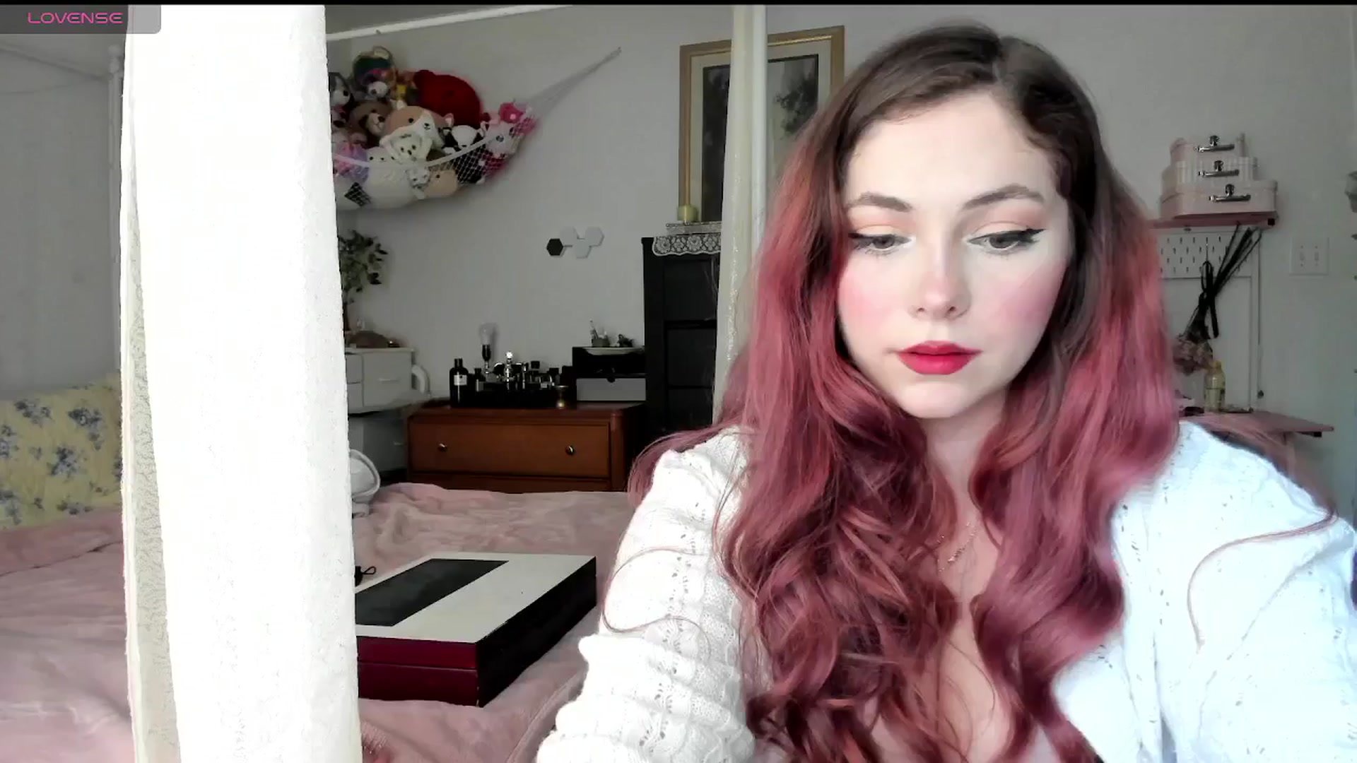 Gallery image thumbnail from lolypopbubble's myfreecams stream on, 05/08/2025, 18:13 image 15 of 20