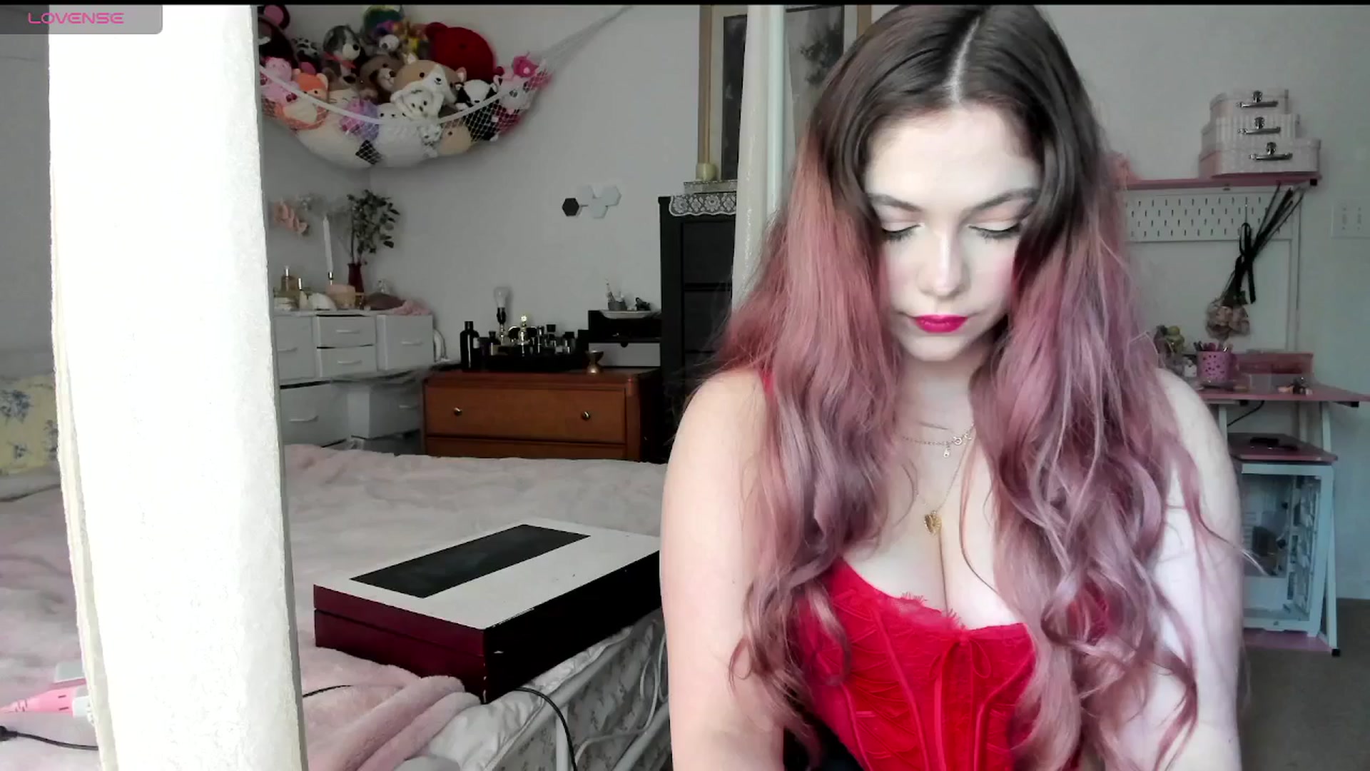 Gallery image thumbnail from lolypopbubble's myfreecams stream on, 05/15/2025, 16:54 image 11 of 20