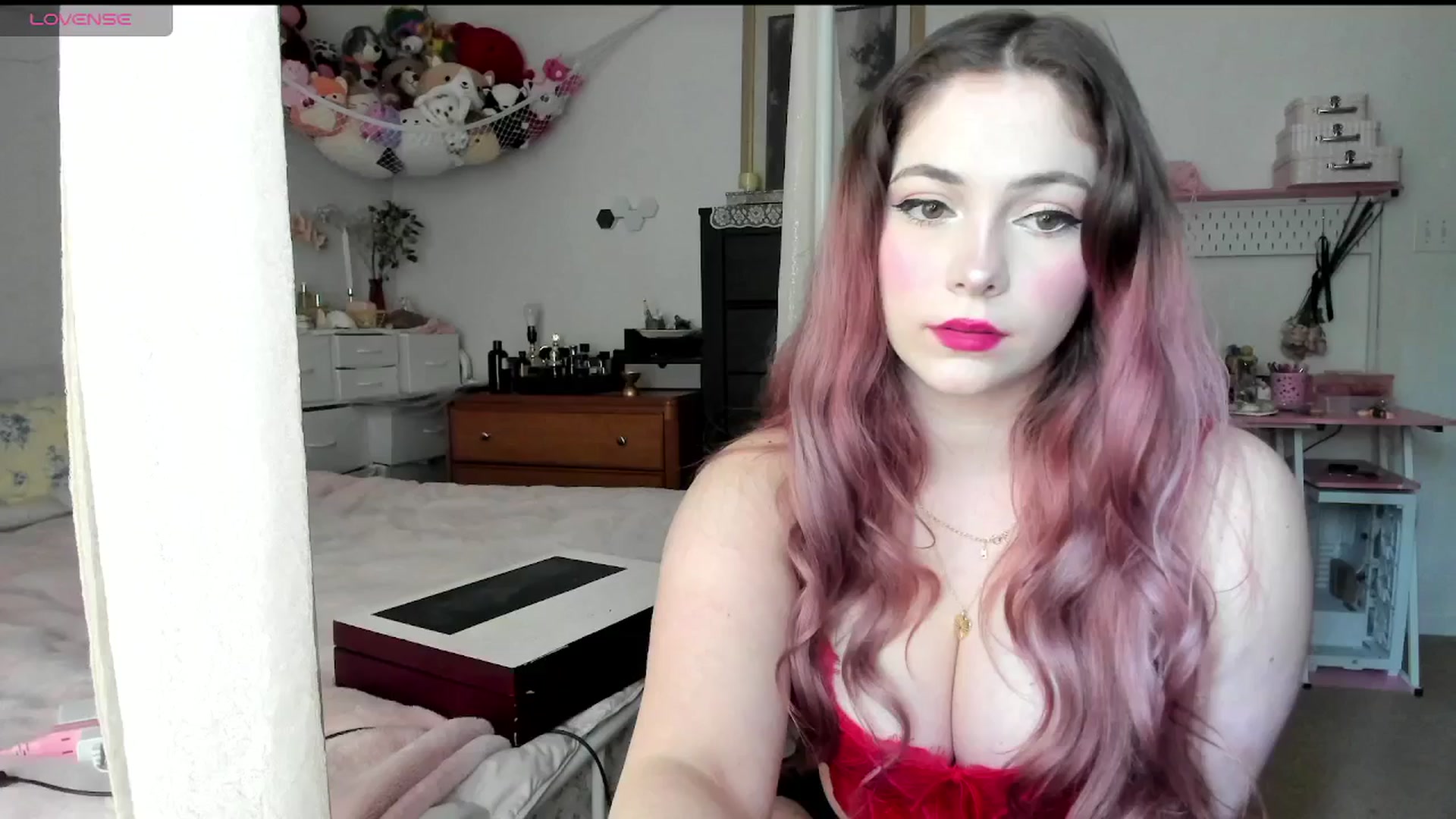 Gallery image thumbnail from lolypopbubble's myfreecams stream on, 05/15/2025, 16:54 image 5 of 20
