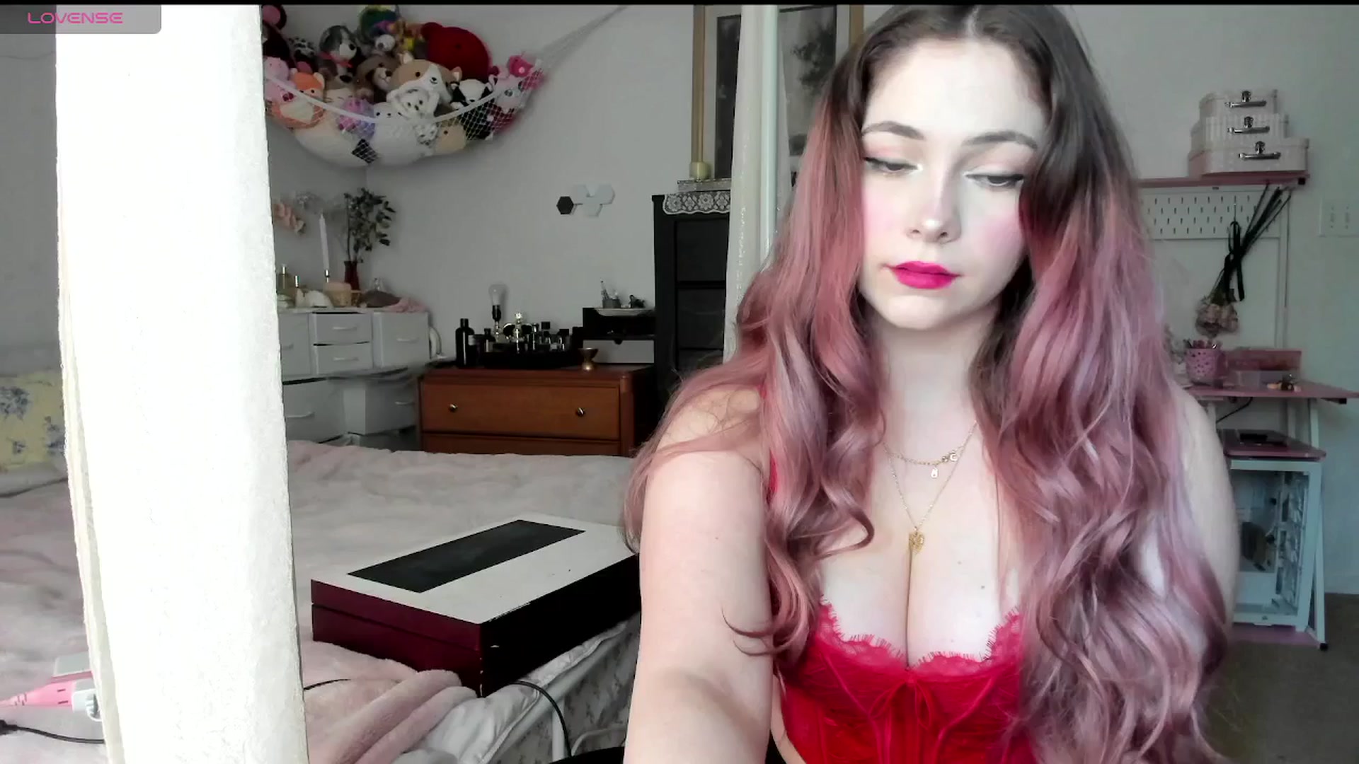 Gallery image thumbnail from lolypopbubble's myfreecams stream on, 05/15/2025, 16:54 image 3 of 20