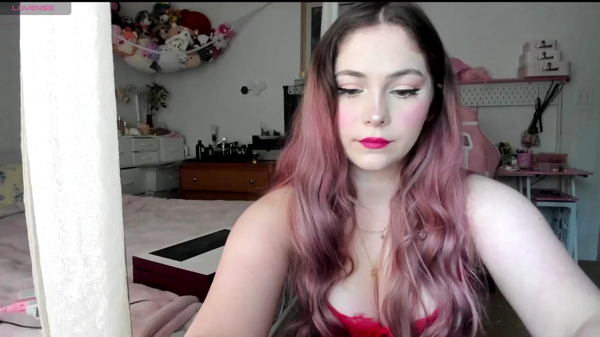 Gallery image thumbnail from lolypopbubble's myfreecams stream on, 05/15/2025, 16:54 image 12 of 20