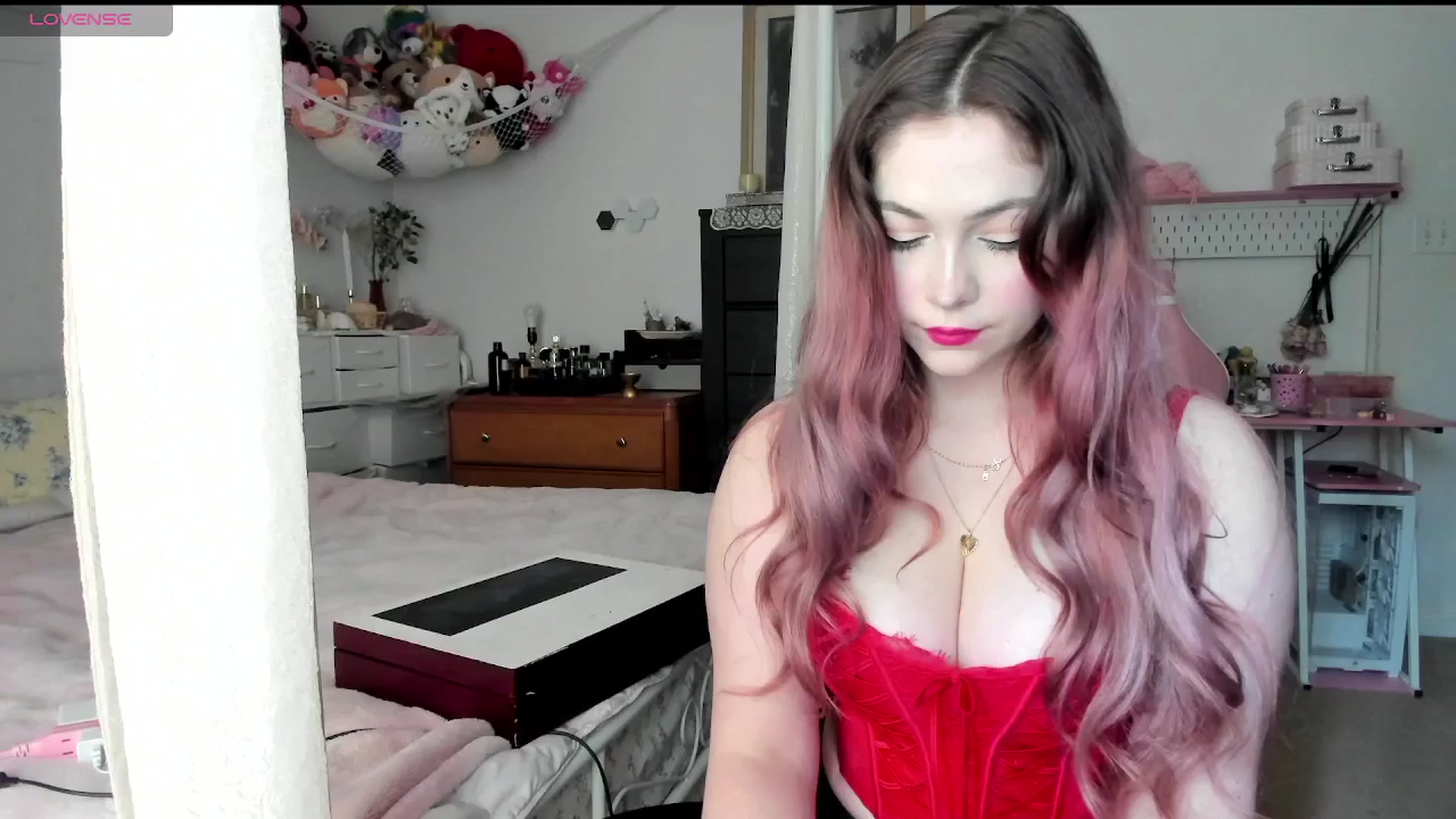 Gallery image thumbnail from lolypopbubble's myfreecams stream on, 05/15/2025, 16:54 image 4 of 20
