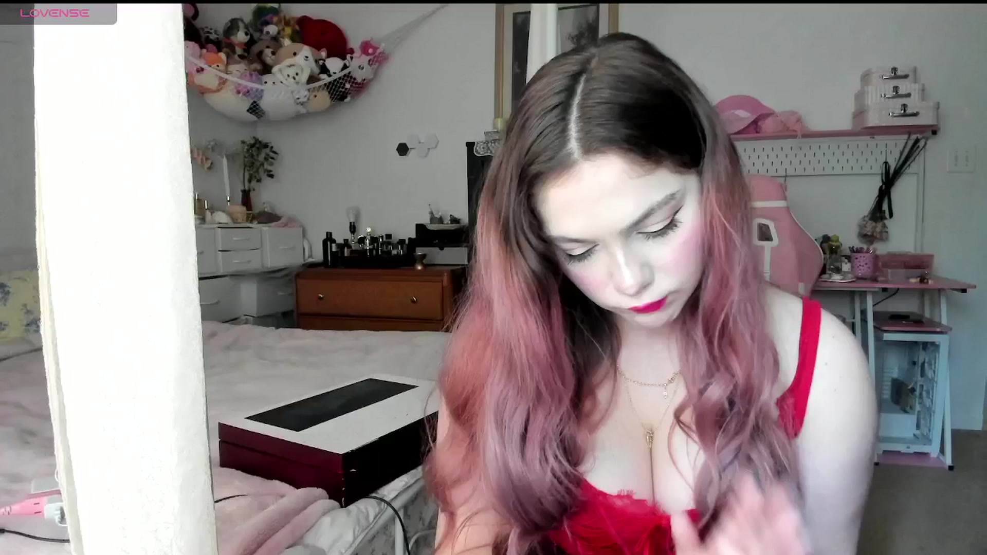 Gallery image thumbnail from lolypopbubble's myfreecams stream on, 05/15/2025, 16:54 image 15 of 20