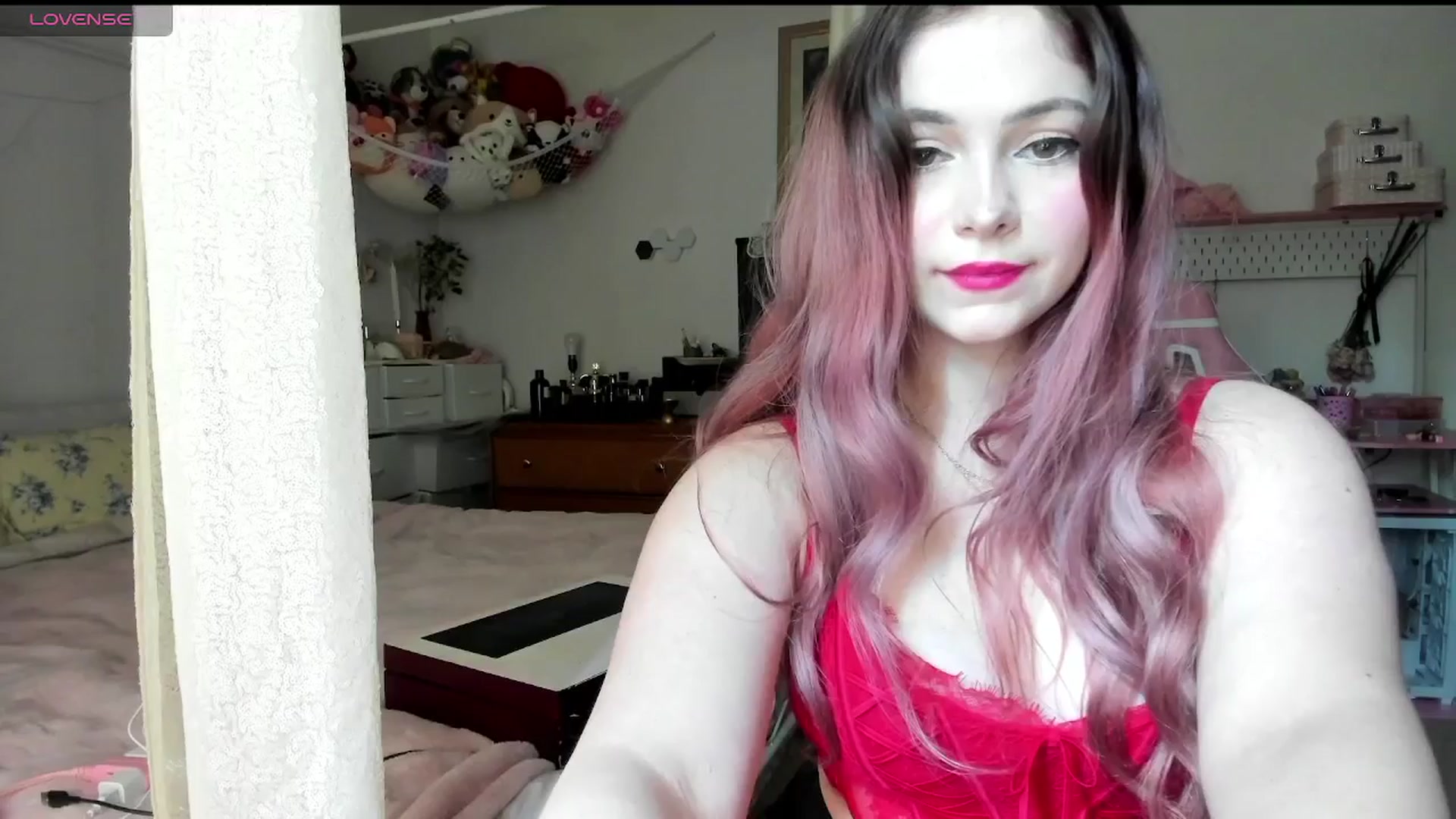 Gallery image thumbnail from lolypopbubble's myfreecams stream on, 05/15/2025, 17:49 image 16 of 20