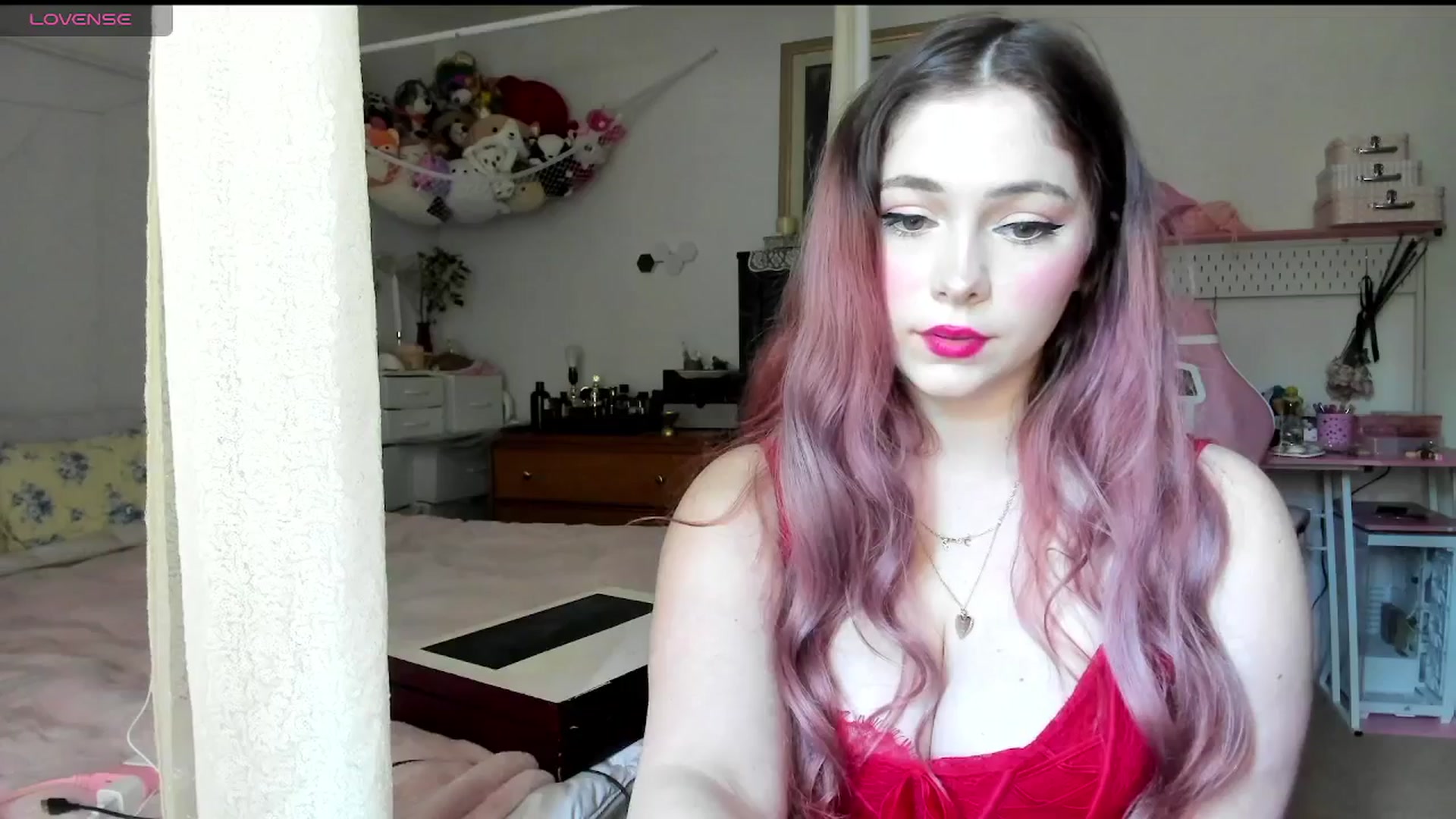 Gallery image thumbnail from lolypopbubble's myfreecams stream on, 05/15/2025, 17:49 image 8 of 20