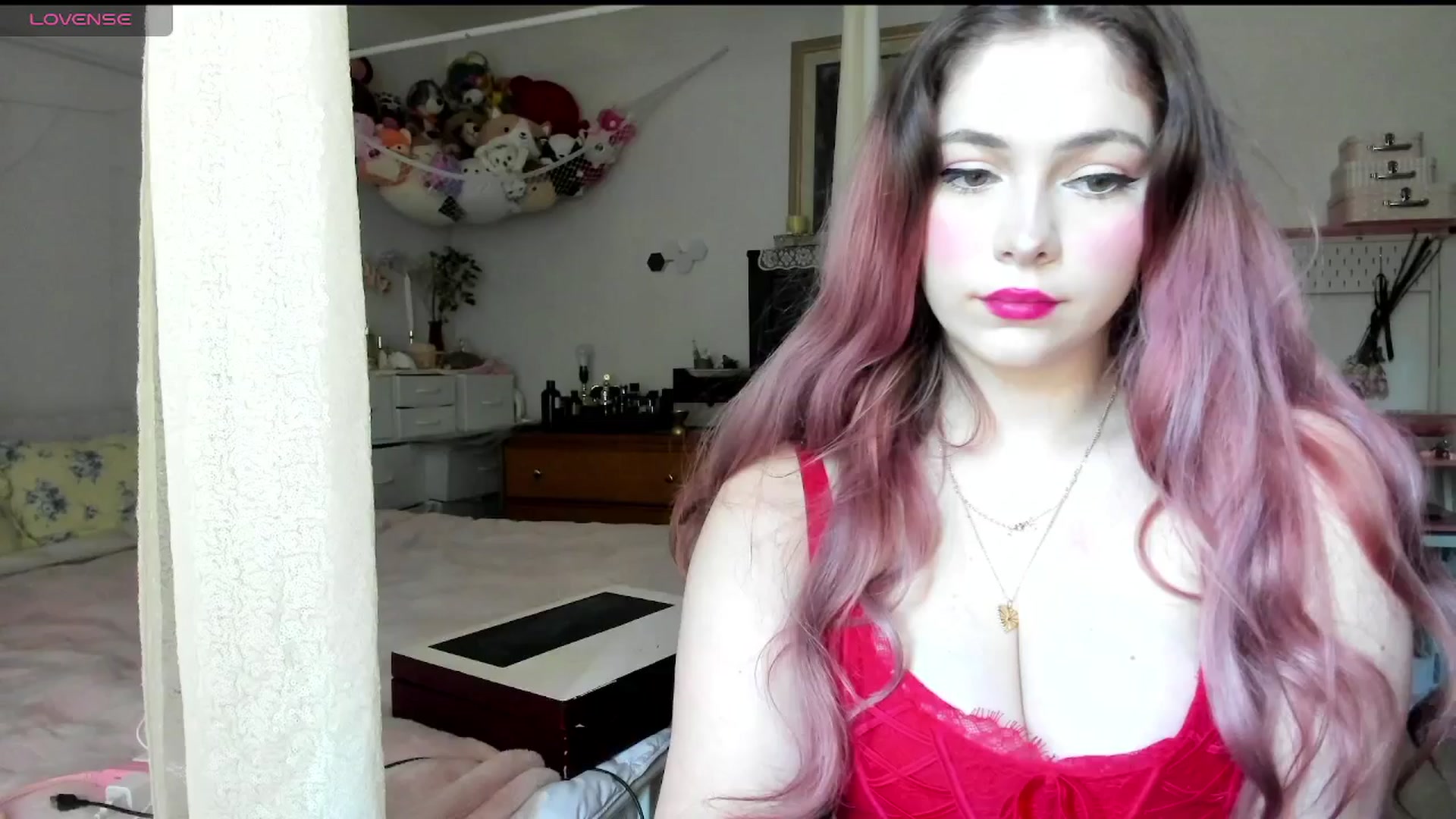 Gallery image thumbnail from lolypopbubble's myfreecams stream on, 05/15/2025, 17:49 image 5 of 20