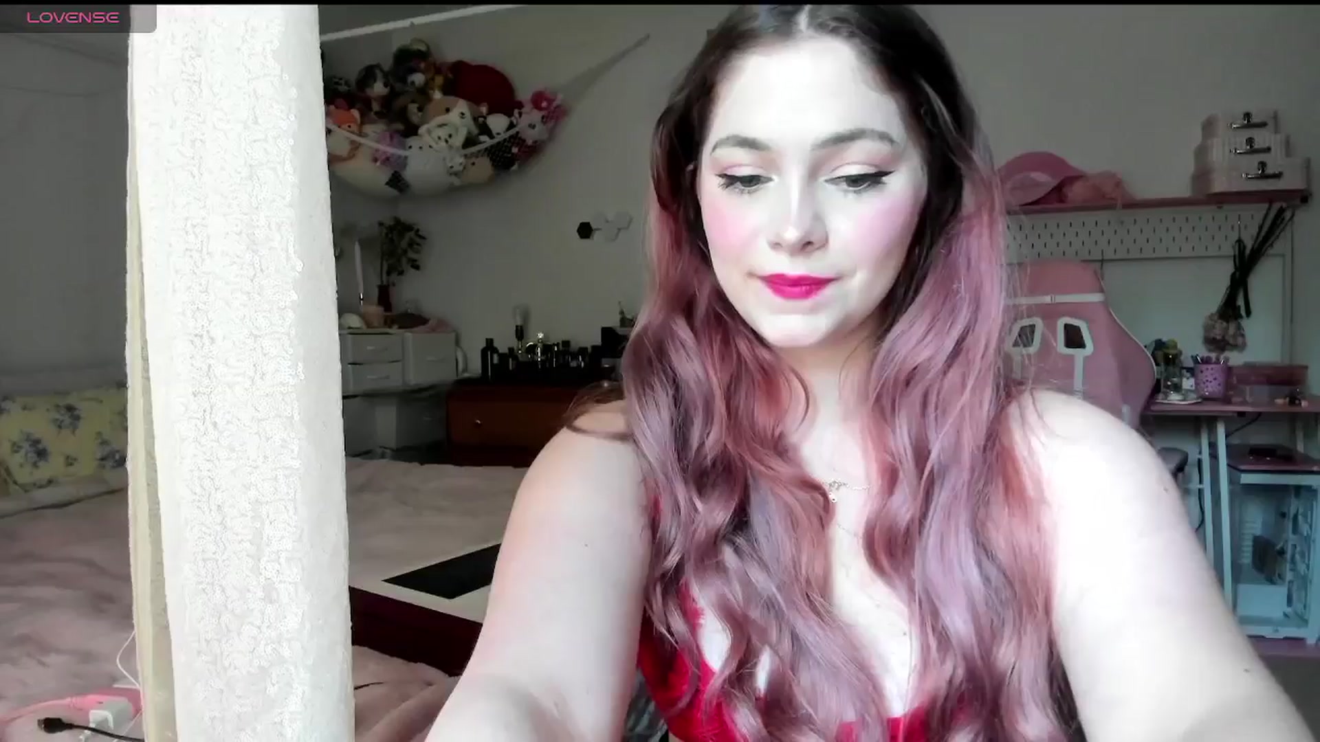 Gallery image thumbnail from lolypopbubble's myfreecams stream on, 05/15/2025, 17:49 image 13 of 20