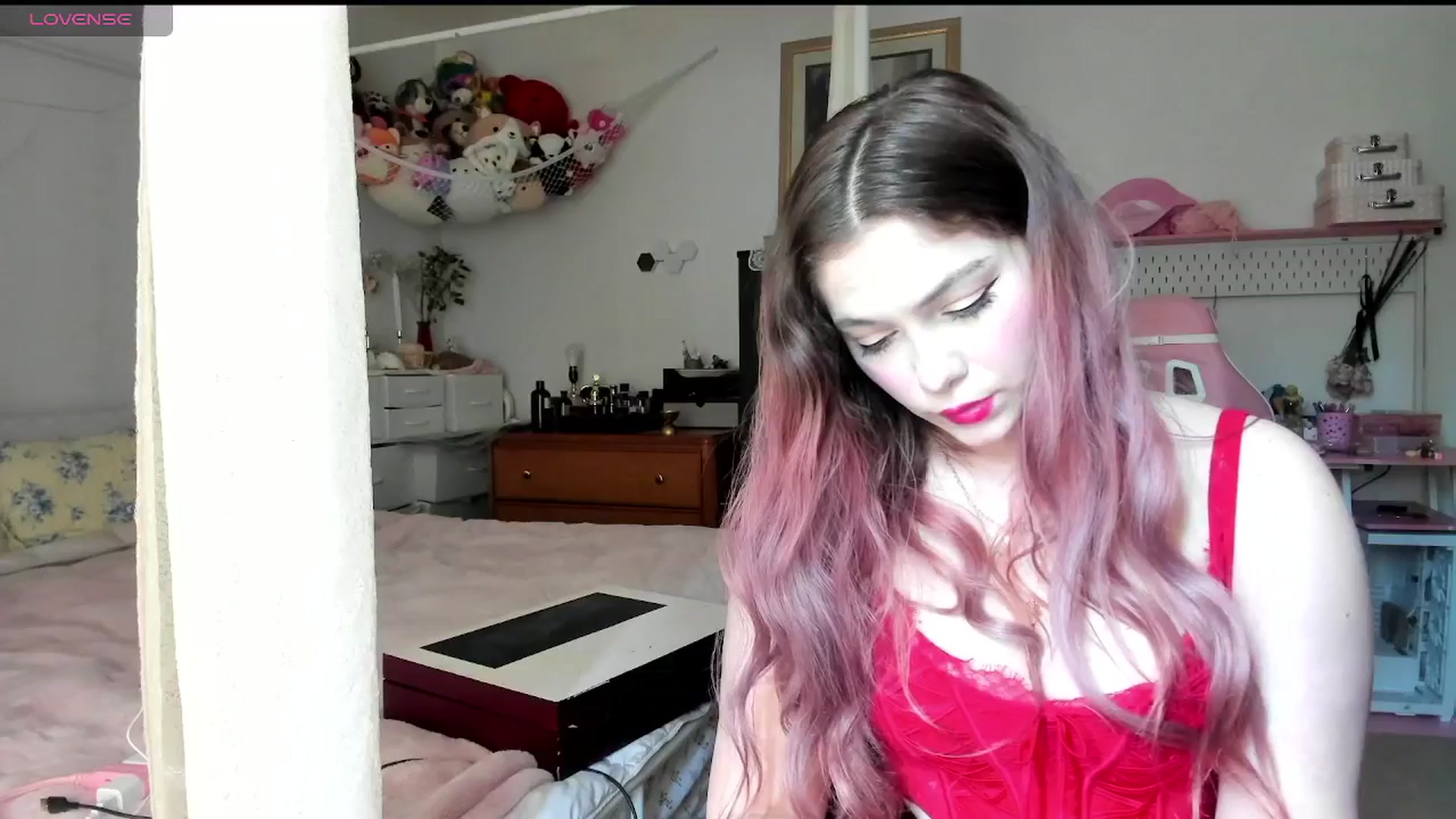 Gallery image thumbnail from lolypopbubble's myfreecams stream on, 05/15/2025, 17:49 image 11 of 20
