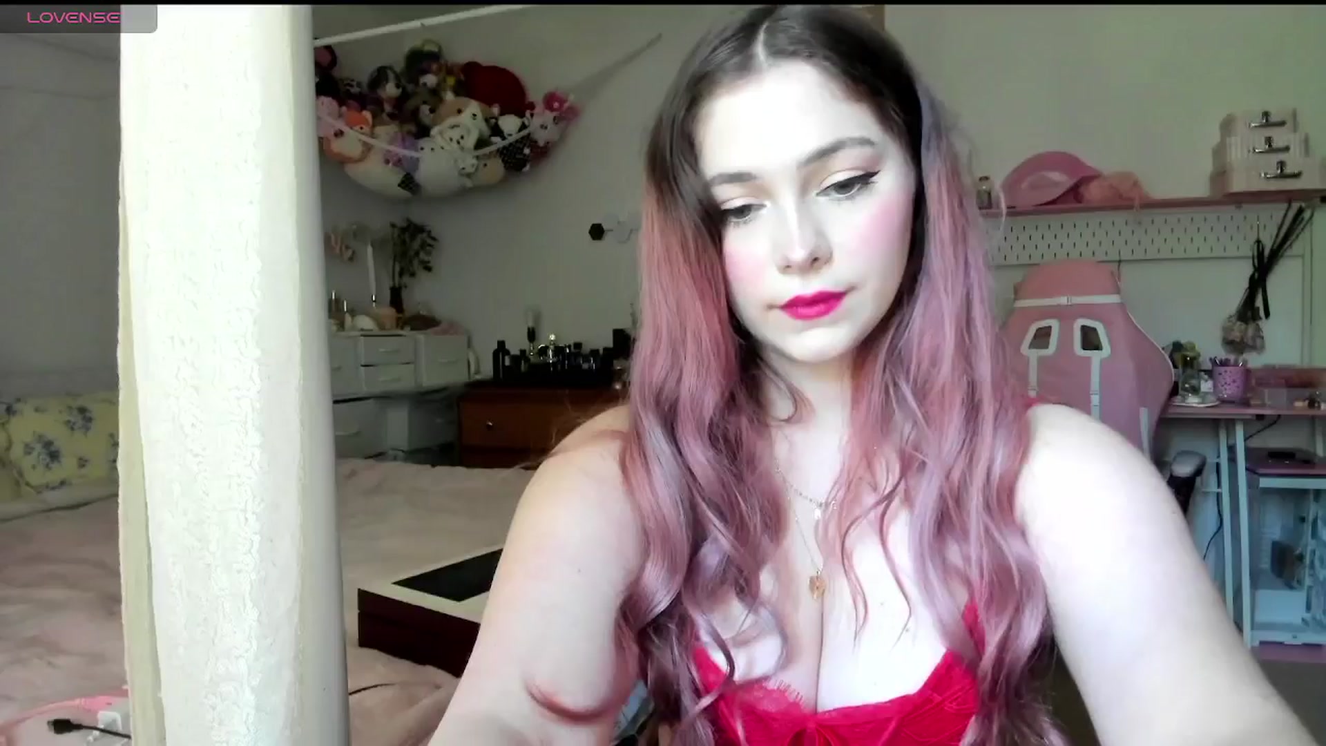 Gallery image thumbnail from lolypopbubble's myfreecams stream on, 05/15/2025, 17:49 image 6 of 20