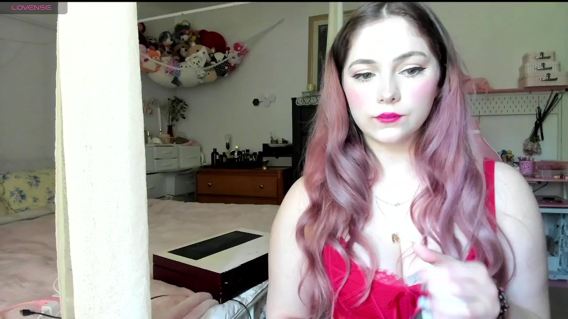 Gallery image thumbnail from lolypopbubble's myfreecams stream on, 05/15/2025, 17:49 image 4 of 20