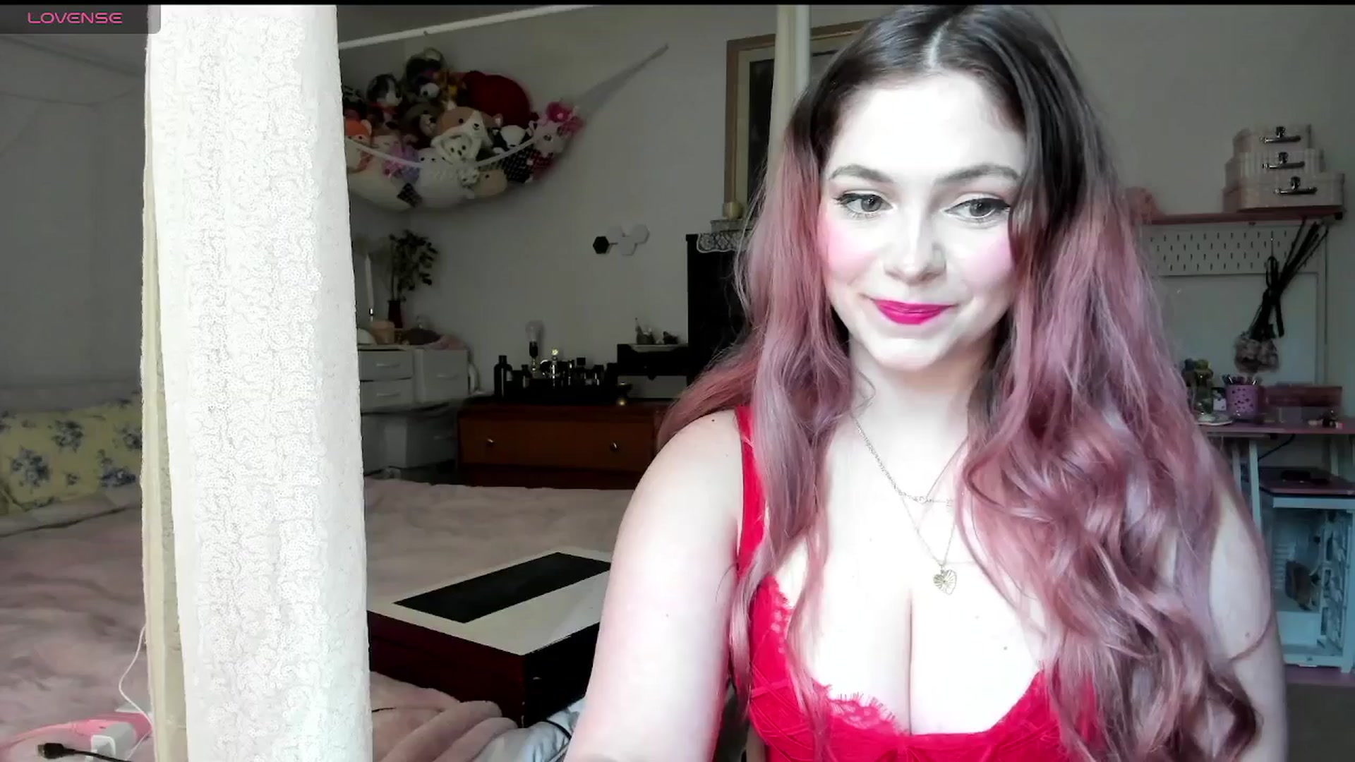 Gallery image thumbnail from lolypopbubble's myfreecams stream on, 05/15/2025, 17:49 image 19 of 20