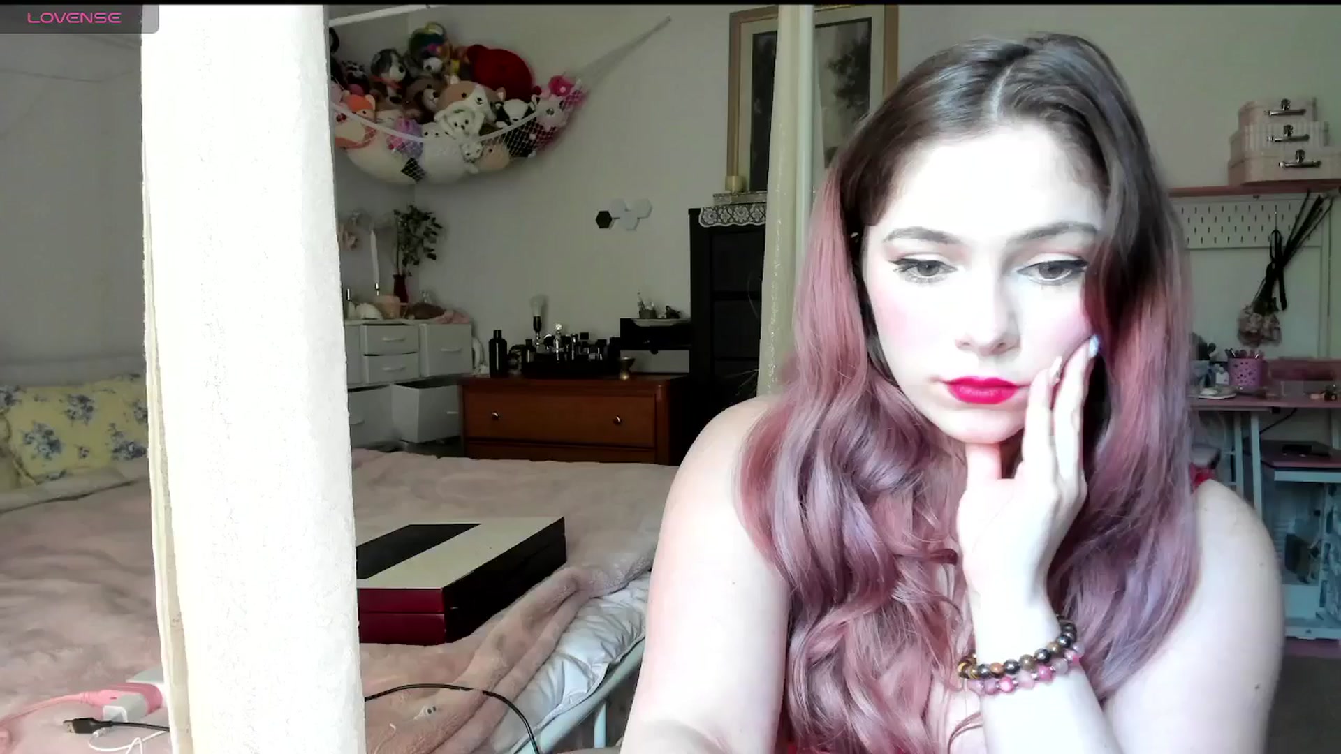 Gallery image thumbnail from lolypopbubble's myfreecams stream on, 05/15/2025, 20:24 image 3 of 20