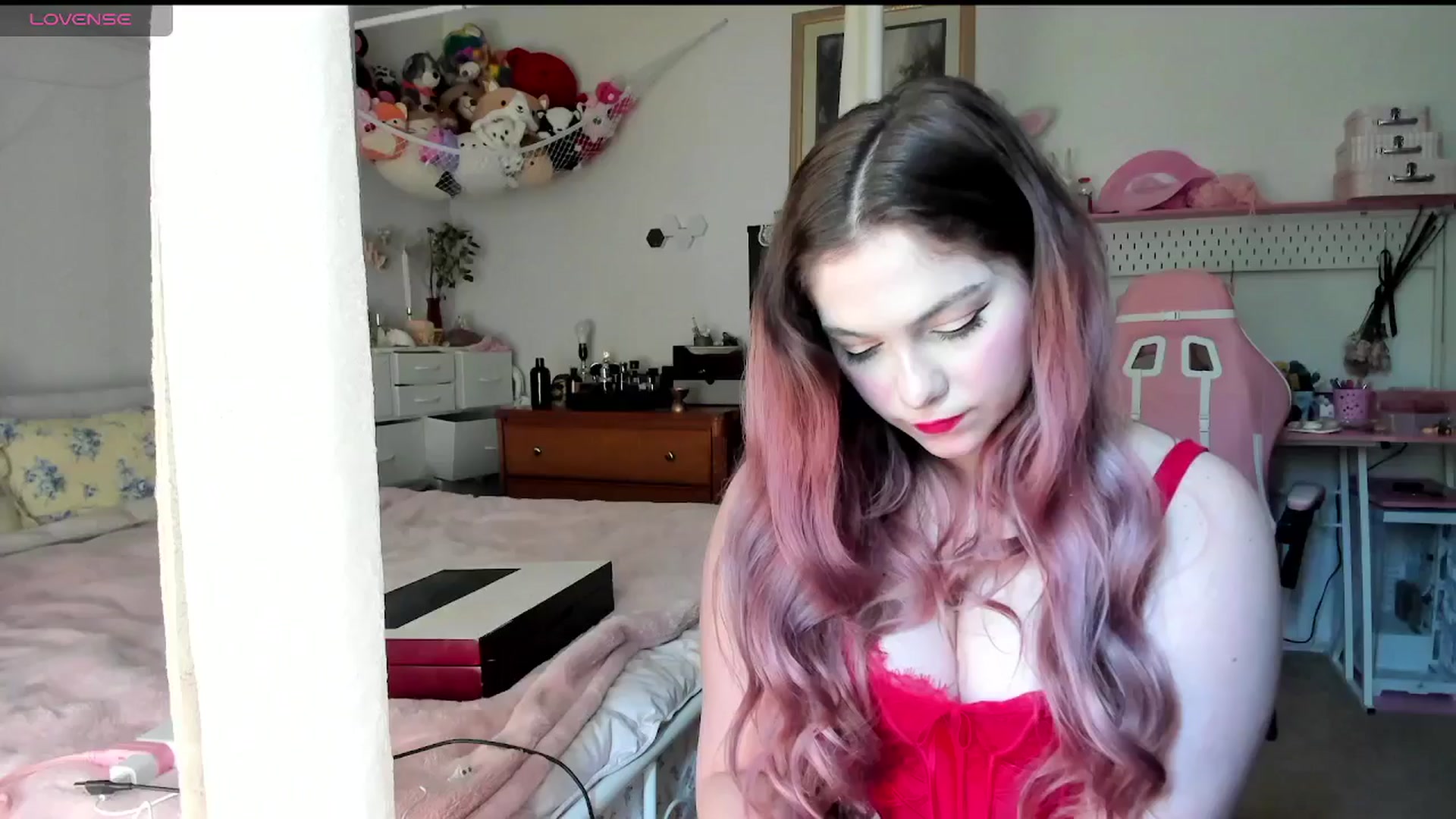Gallery image thumbnail from lolypopbubble's myfreecams stream on, 05/15/2025, 20:24 image 9 of 20
