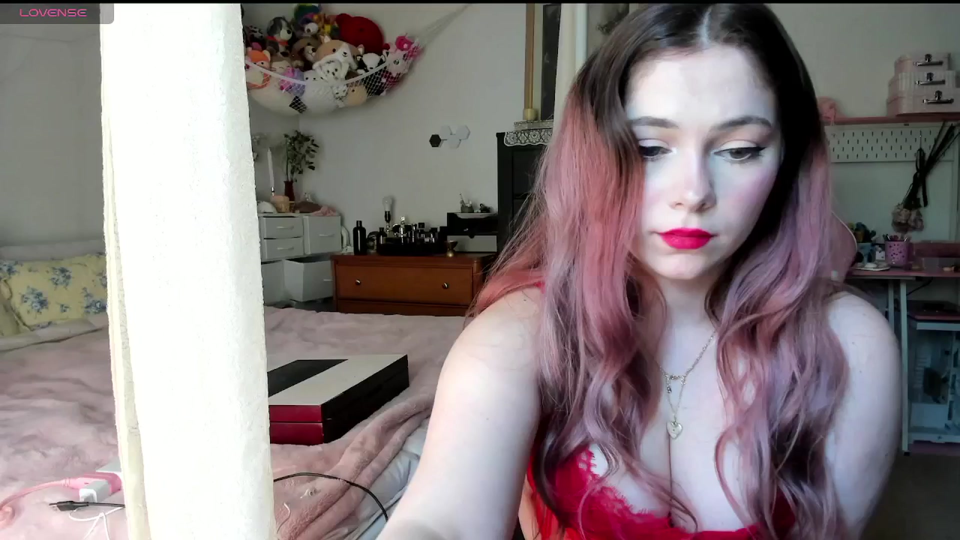 Gallery image thumbnail from lolypopbubble's myfreecams stream on, 05/15/2025, 20:24 image 15 of 20
