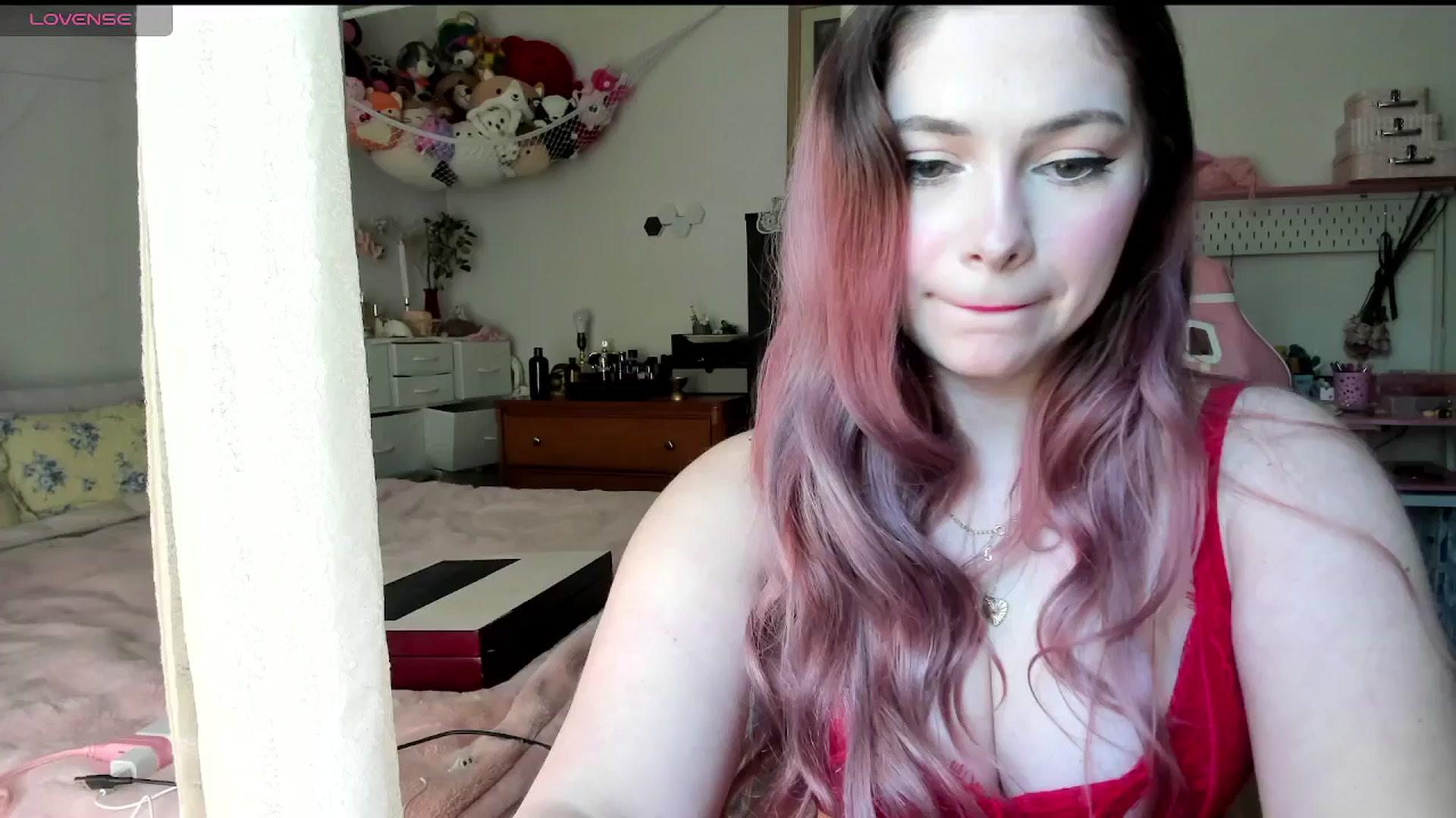 Gallery image thumbnail from lolypopbubble's myfreecams stream on, 05/15/2025, 20:24 image 10 of 20