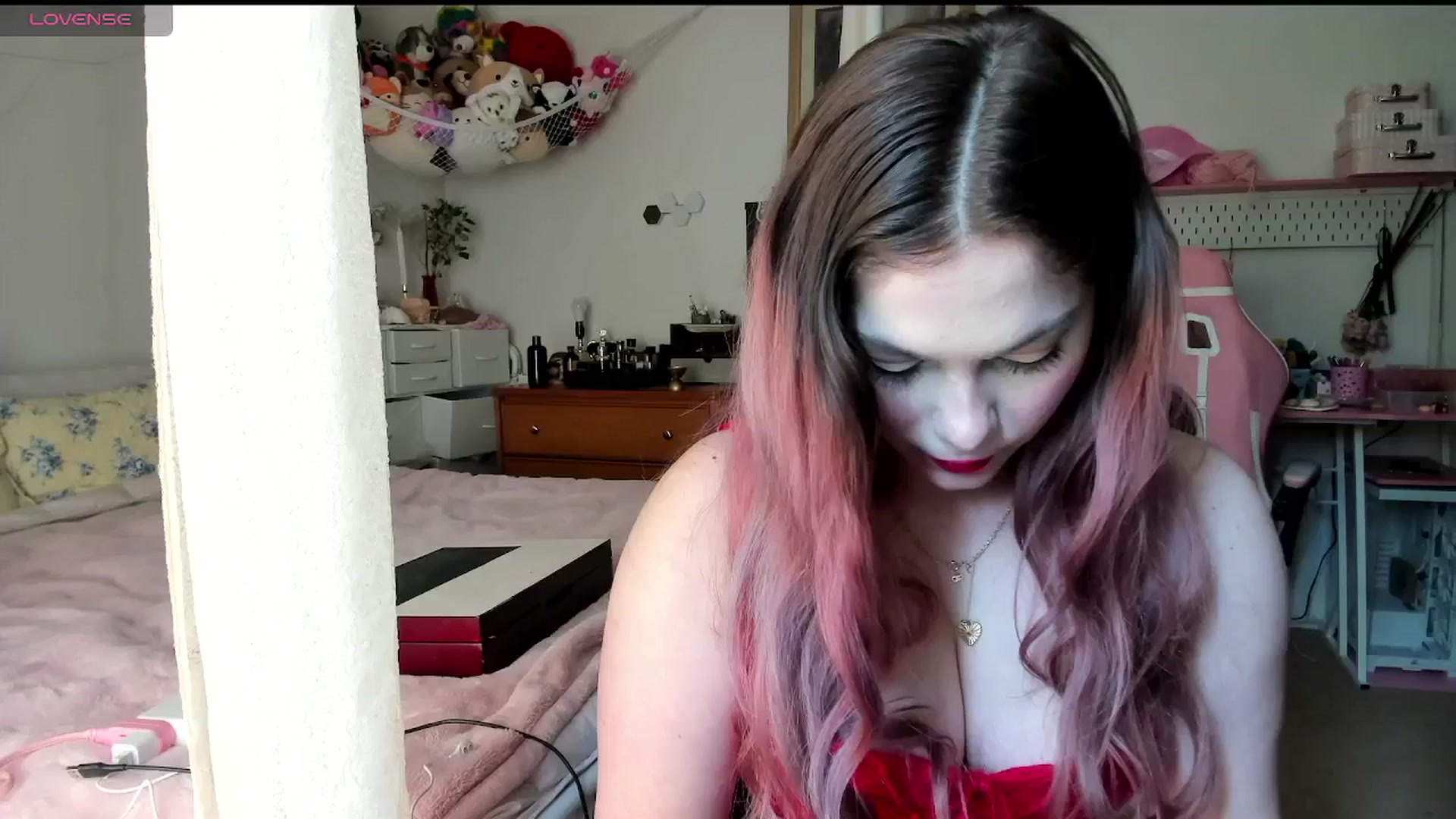 Gallery image thumbnail from lolypopbubble's myfreecams stream on, 05/15/2025, 20:24 image 20 of 20