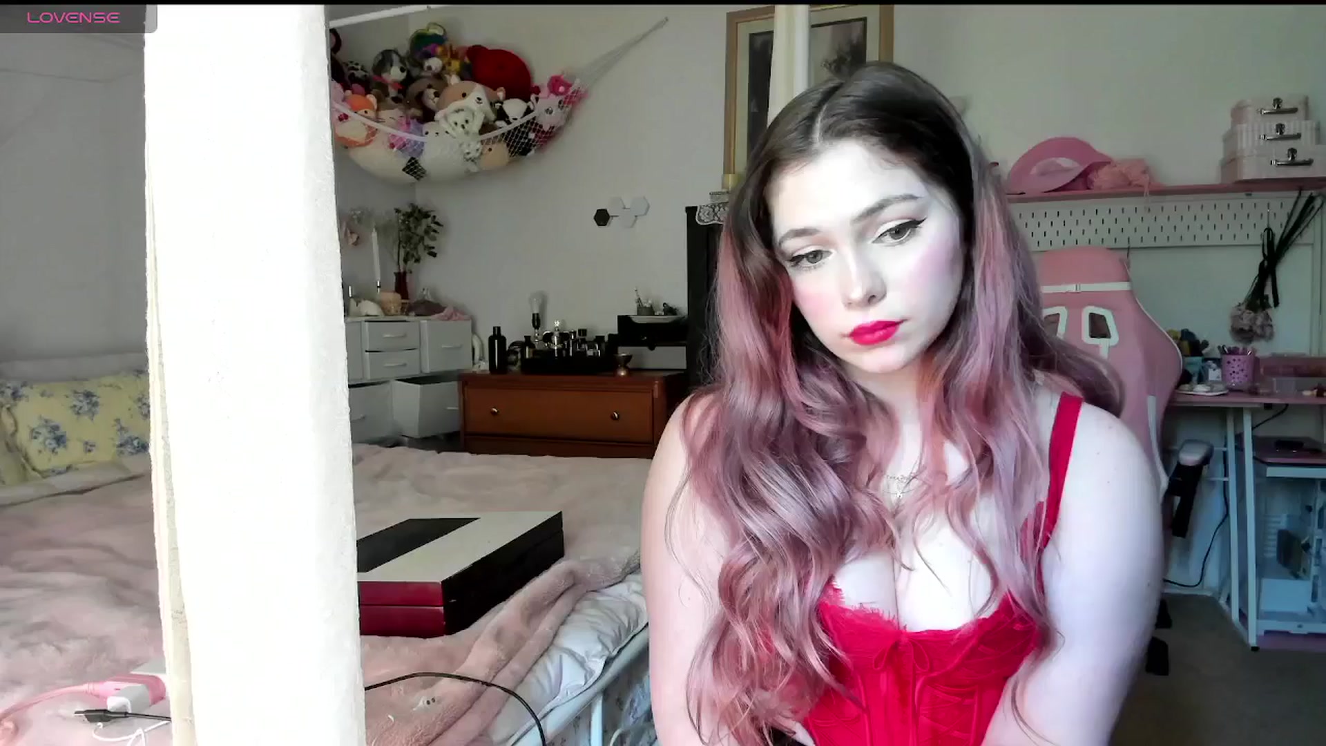 Gallery image thumbnail from lolypopbubble's myfreecams stream on, 05/15/2025, 20:24 image 7 of 20