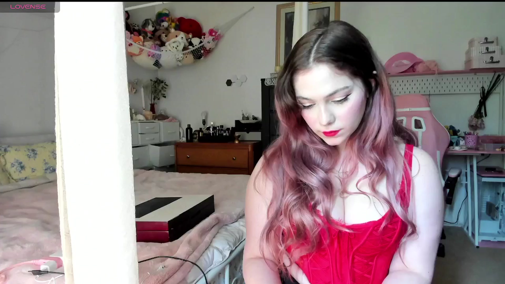 Gallery image thumbnail from lolypopbubble's myfreecams stream on, 05/15/2025, 20:24 image 6 of 20
