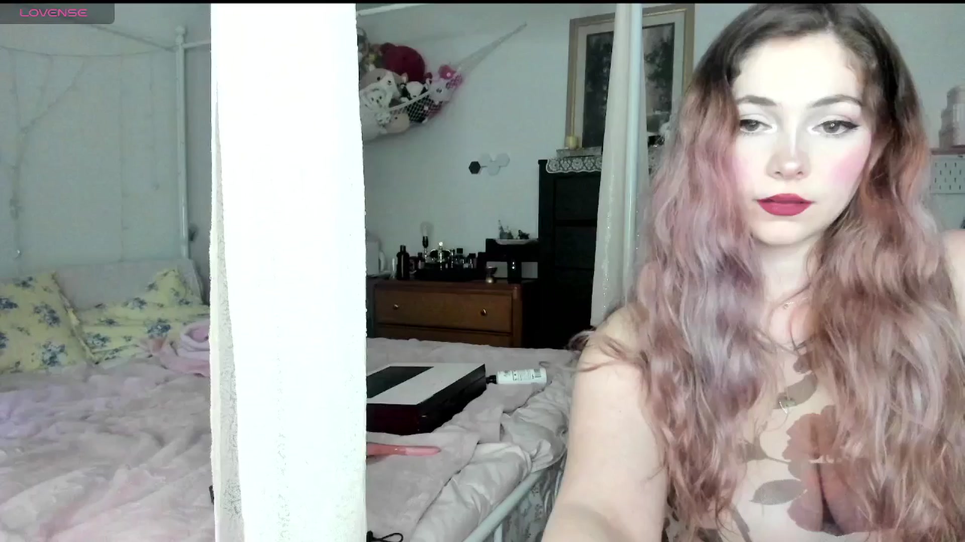 Gallery image thumbnail from lolypopbubble's myfreecams stream on, 05/16/2025, 20:43 image 9 of 20