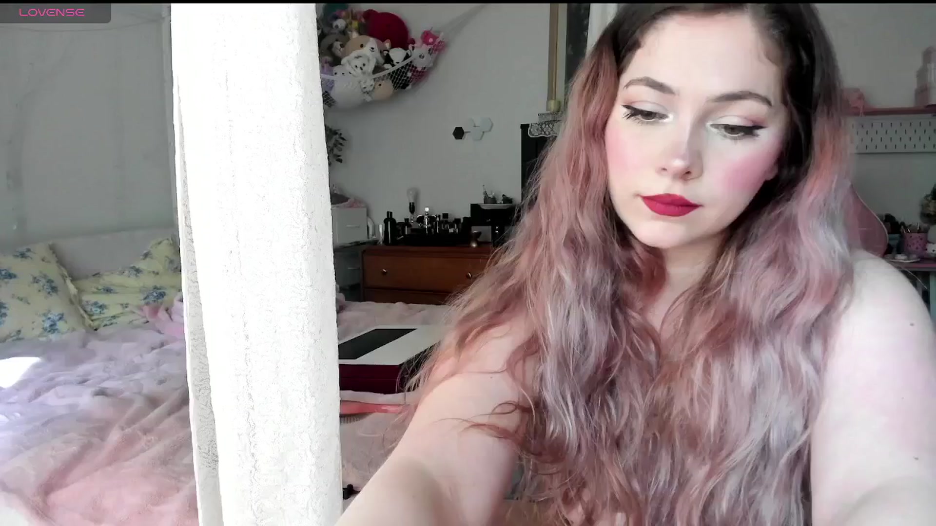 Gallery image thumbnail from lolypopbubble's myfreecams stream on, 05/16/2025, 20:43 image 19 of 20