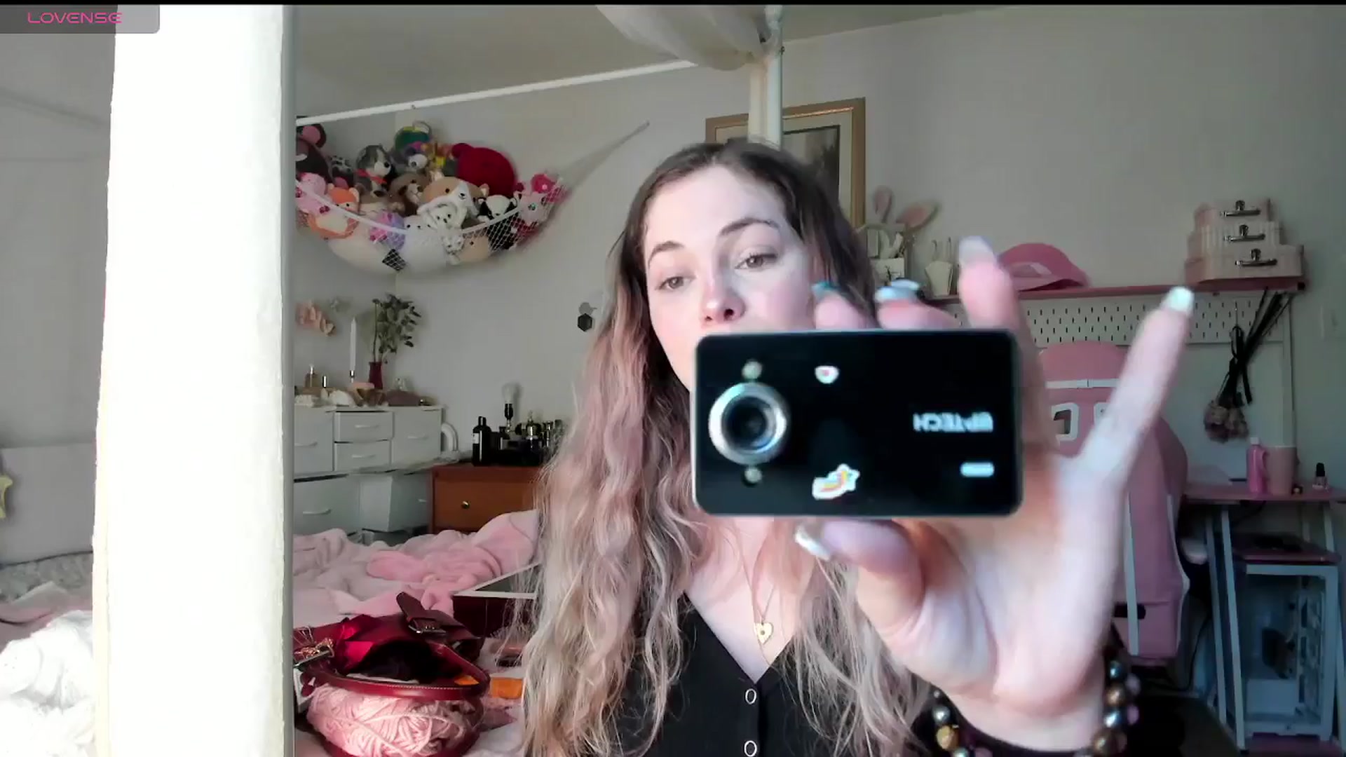 Gallery image thumbnail from lolypopbubble's myfreecams stream on, 05/19/2025, 20:05 image 17 of 20