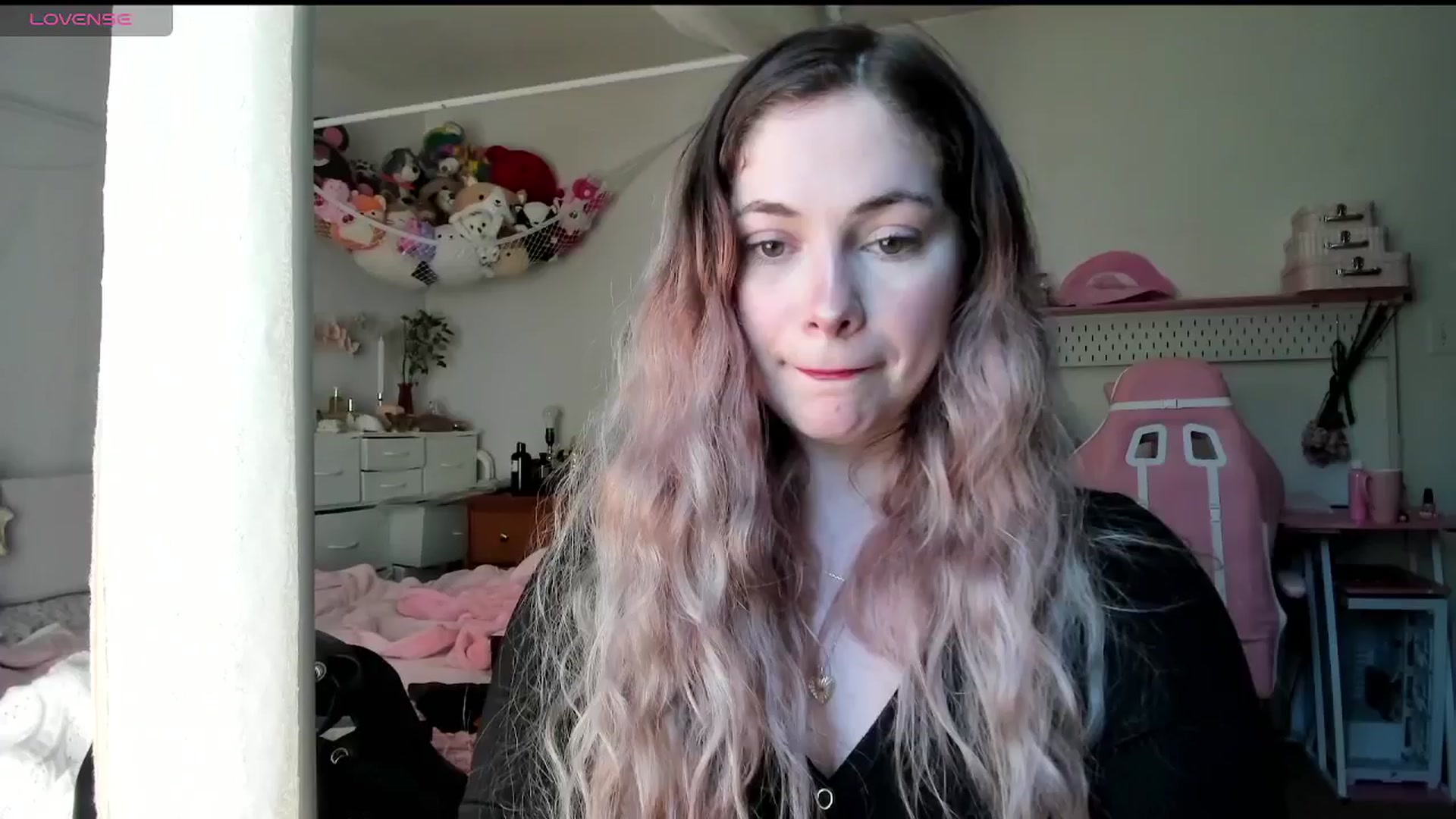 Gallery image thumbnail from lolypopbubble's myfreecams stream on, 05/19/2025, 20:05 image 14 of 20