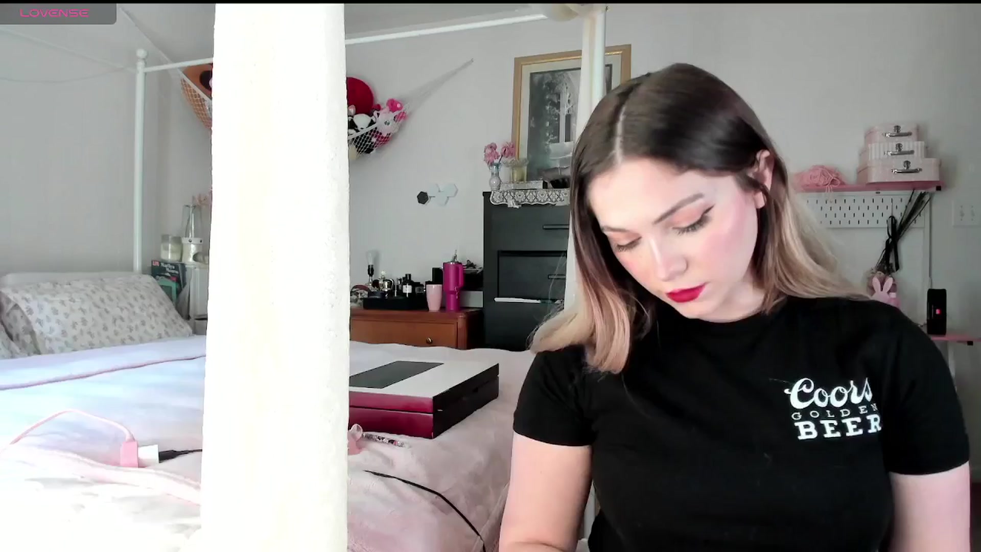 Gallery image thumbnail from lolypopbubble's myfreecams stream on, 06/02/2025, 20:05 image 15 of 20