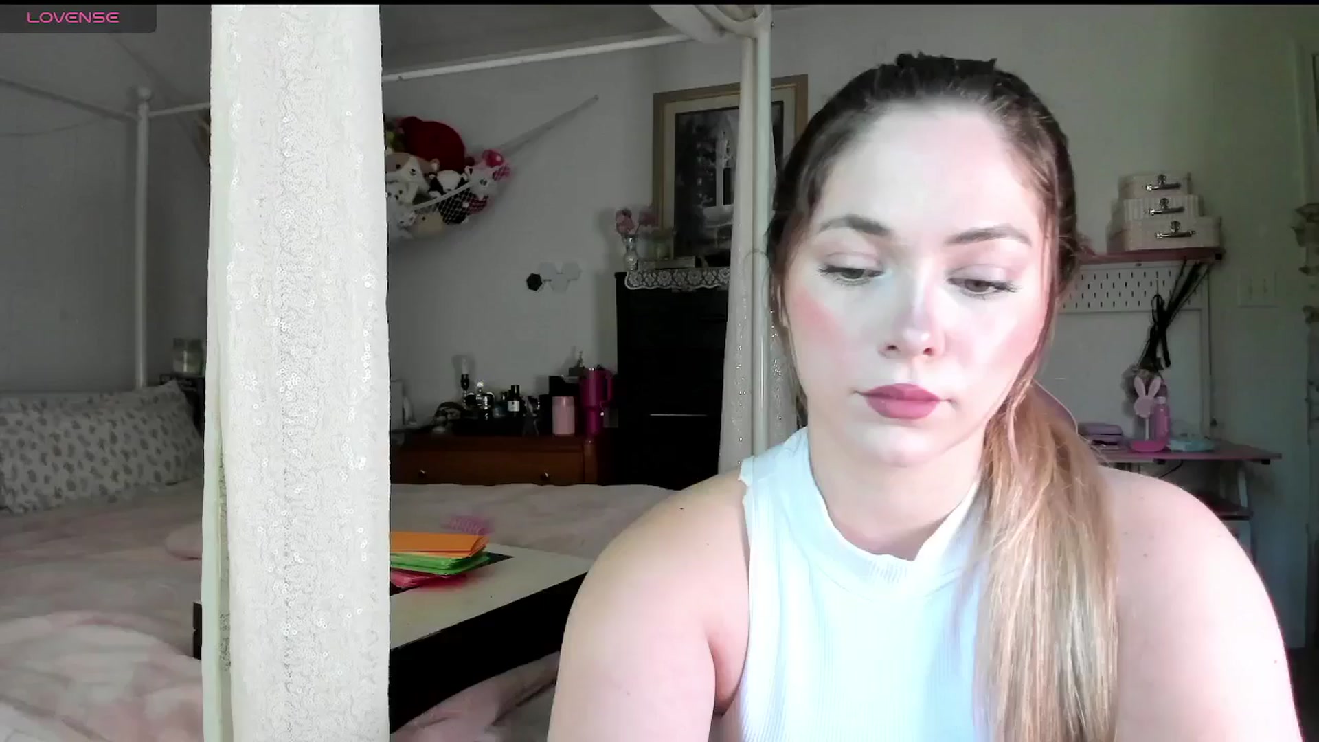 Gallery image thumbnail from lolypopbubble's myfreecams stream on, 06/04/2025, 16:06 image 4 of 20