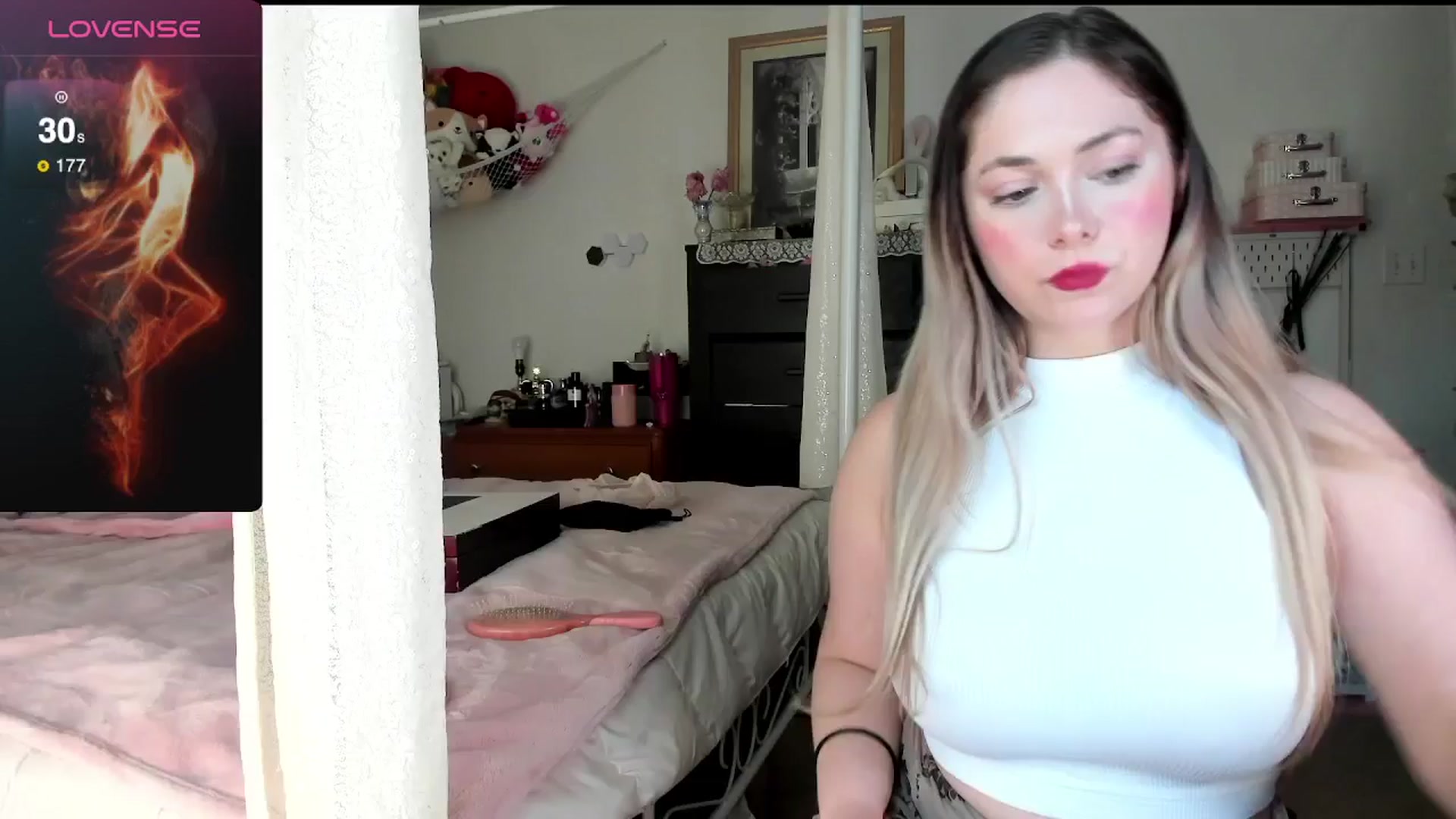 Gallery image thumbnail from lolypopbubble's myfreecams stream on, 06/04/2025, 20:44 image 6 of 20
