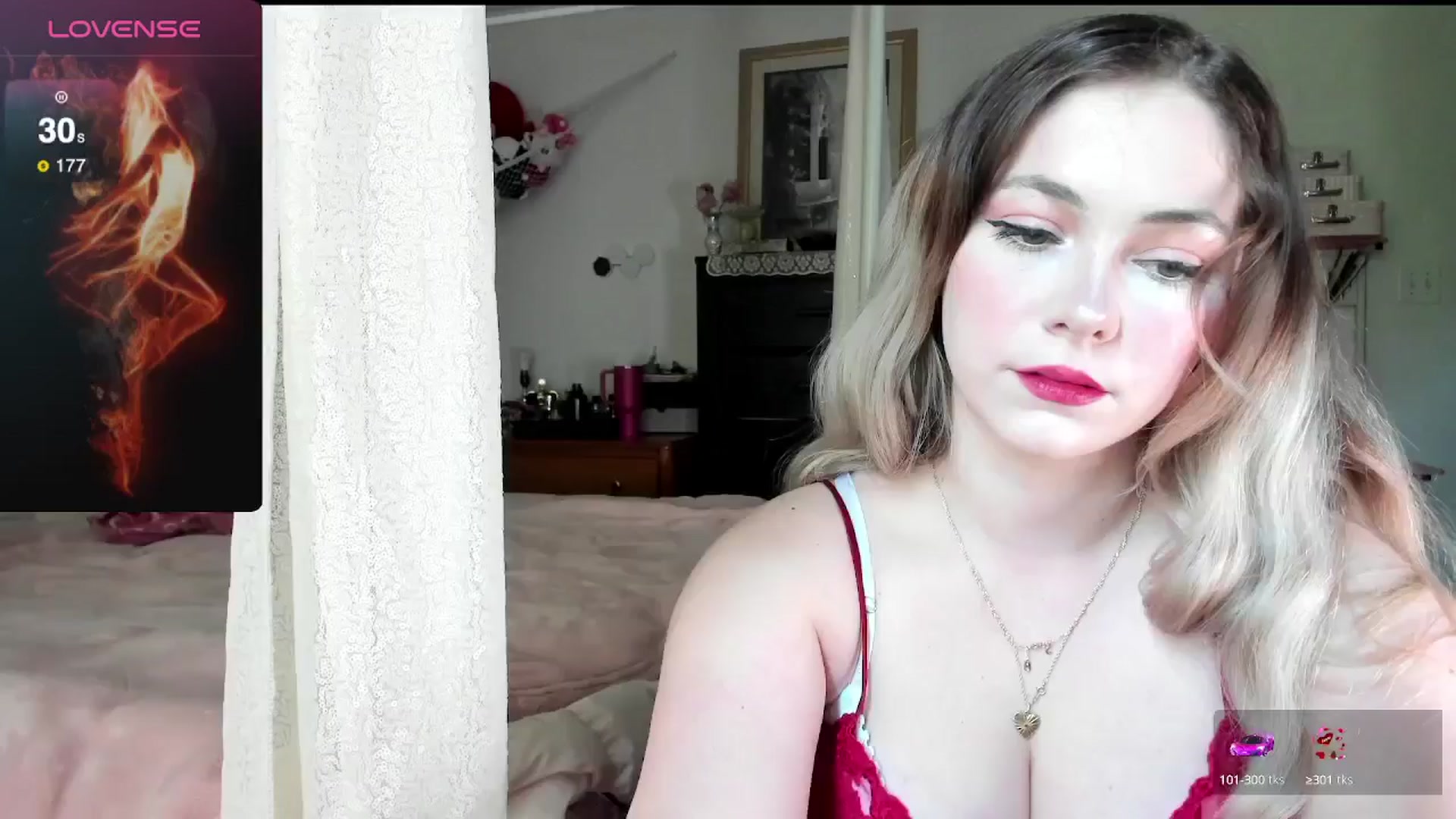 Gallery image thumbnail from lolypopbubble's myfreecams stream on, 06/05/2025, 16:57 image 6 of 20