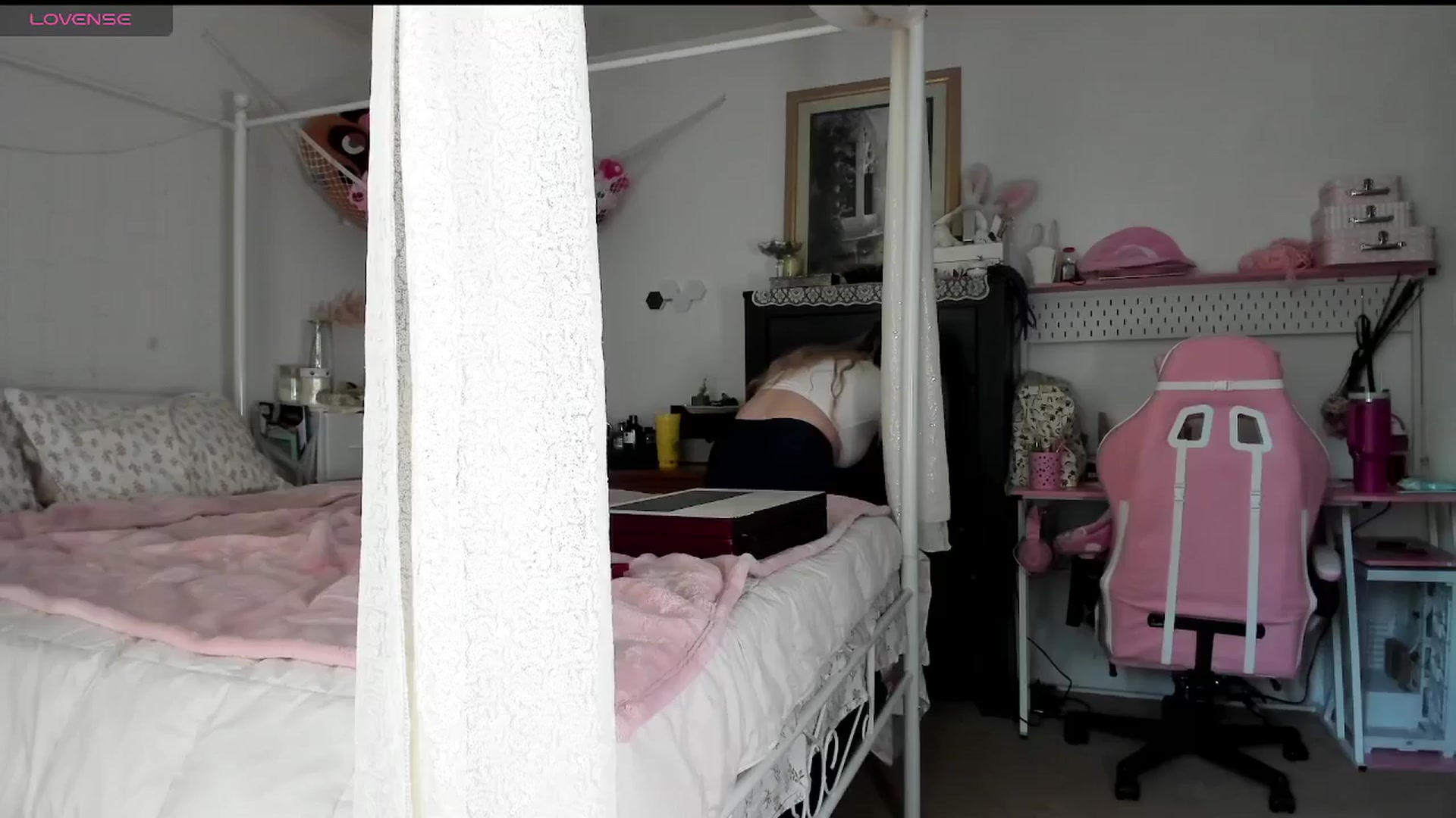Gallery image thumbnail from lolypopbubble's myfreecams stream on, 06/12/2025, 19:19 image 5 of 20