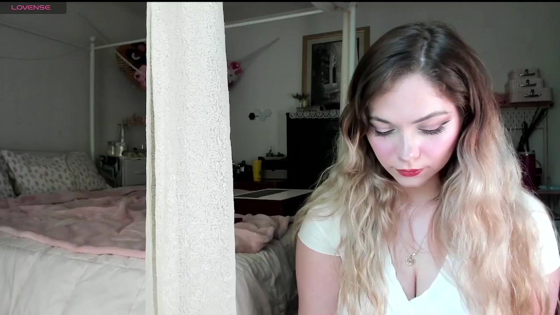 Gallery image thumbnail from lolypopbubble's myfreecams stream on, 06/12/2025, 19:19 image 8 of 20