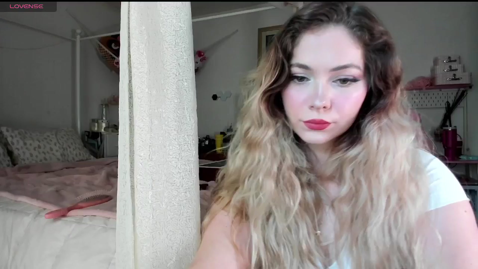 Gallery image thumbnail from lolypopbubble's myfreecams stream on, 06/12/2025, 19:19 image 4 of 20