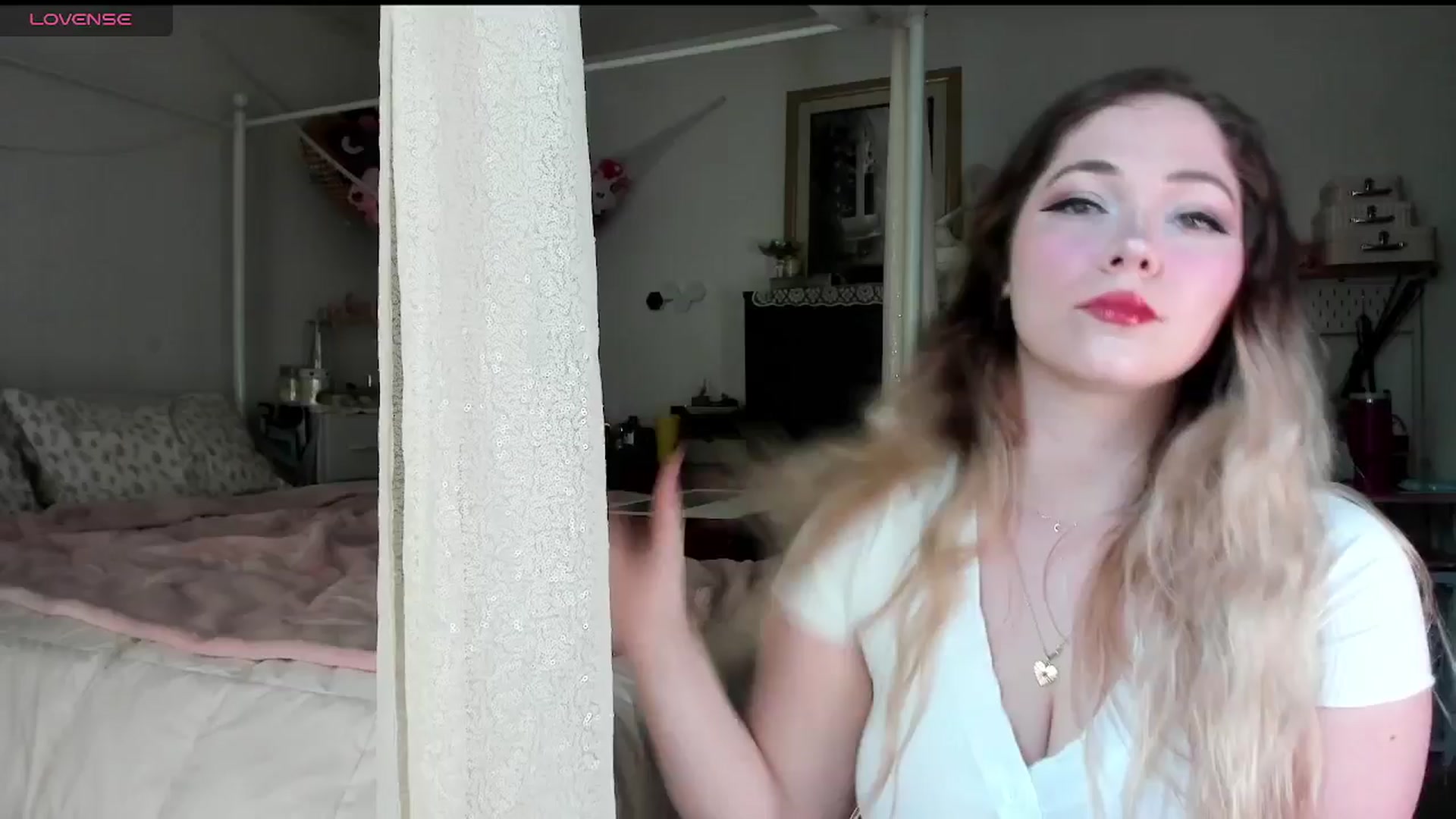 Gallery image thumbnail from lolypopbubble's myfreecams stream on, 06/12/2025, 19:19 image 11 of 20