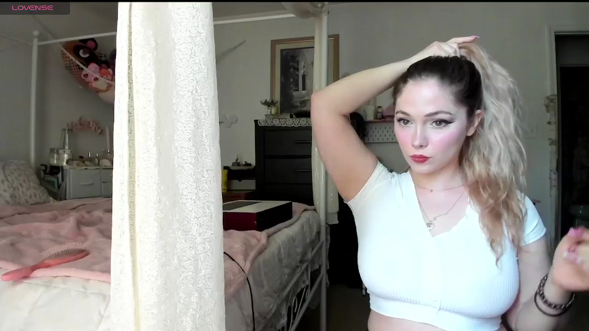 Gallery image thumbnail from lolypopbubble's myfreecams stream on, 06/12/2025, 19:19 image 2 of 20