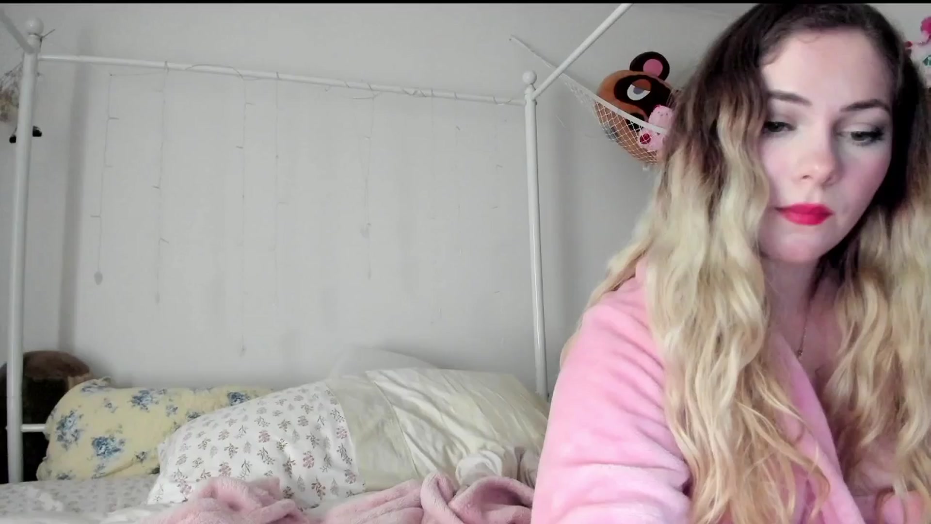 Gallery image thumbnail from lolypopbubble's myfreecams stream on, 06/30/2025, 20:29 image 13 of 20