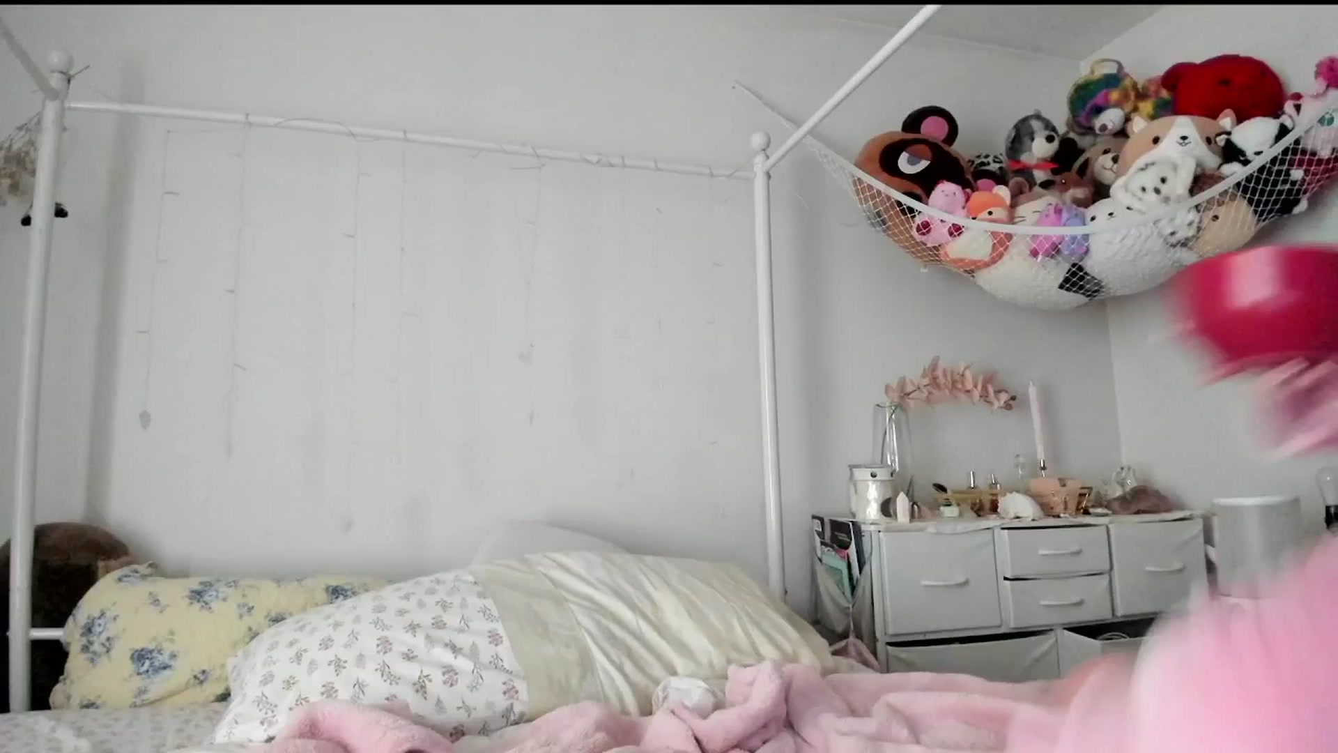 Gallery image thumbnail from lolypopbubble's myfreecams stream on, 06/30/2025, 20:29 image 2 of 20