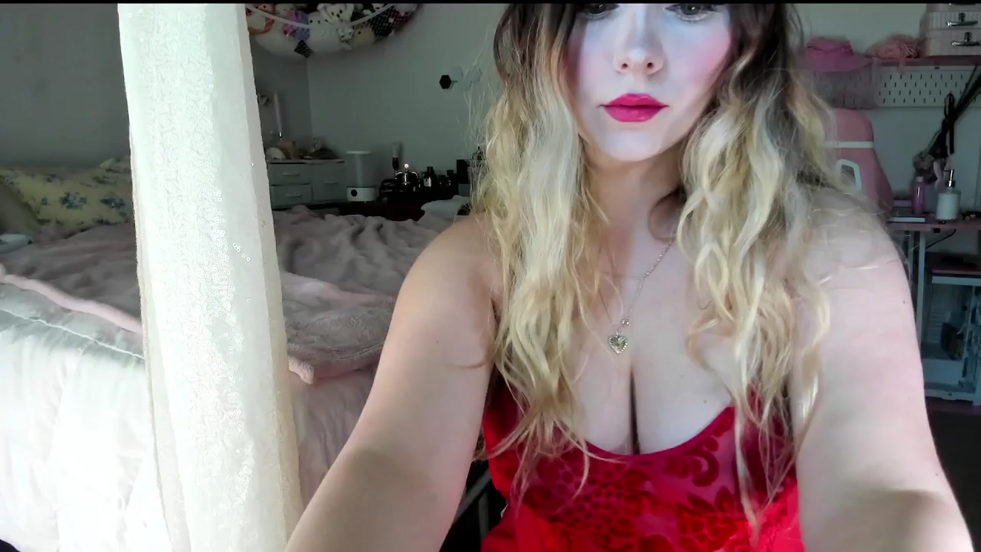 Gallery image thumbnail from lolypopbubble's myfreecams stream on, 07/02/2025, 19:27 image 11 of 20