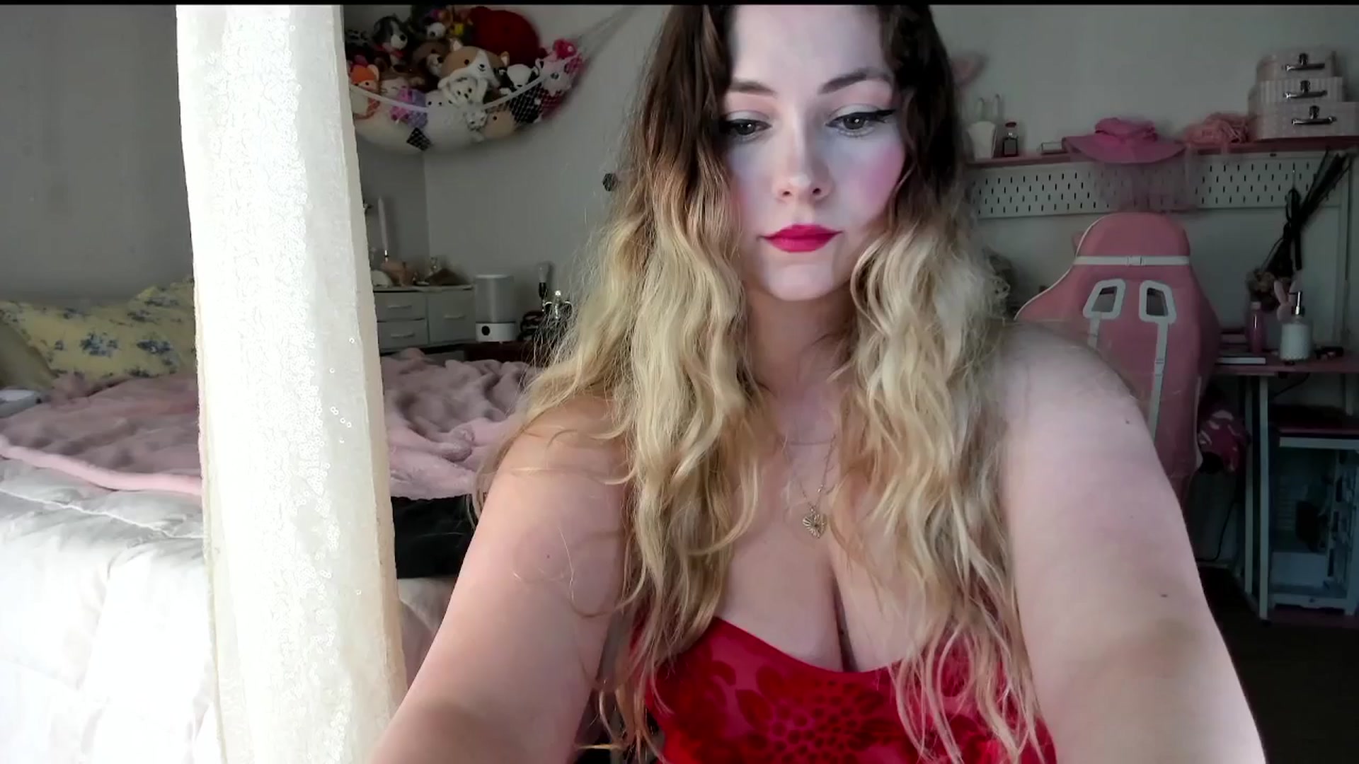 Gallery image thumbnail from lolypopbubble's myfreecams stream on, 07/02/2025, 20:39 image 11 of 20