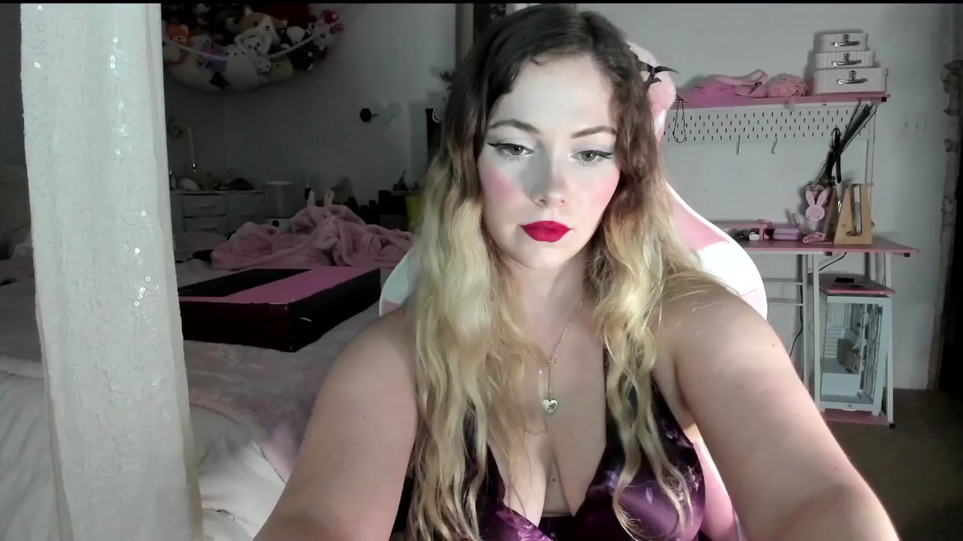 Gallery image thumbnail from lolypopbubble's myfreecams stream on, 07/08/2025, 19:29 image 12 of 20