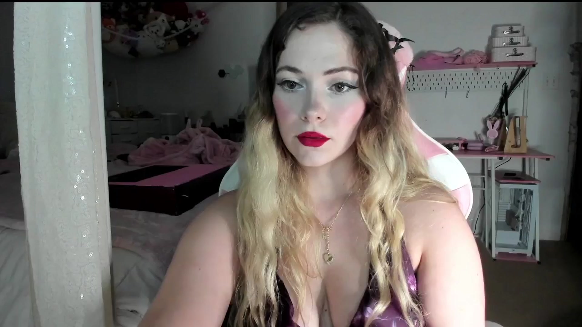 Gallery image thumbnail from lolypopbubble's myfreecams stream on, 07/08/2025, 19:29 image 13 of 20