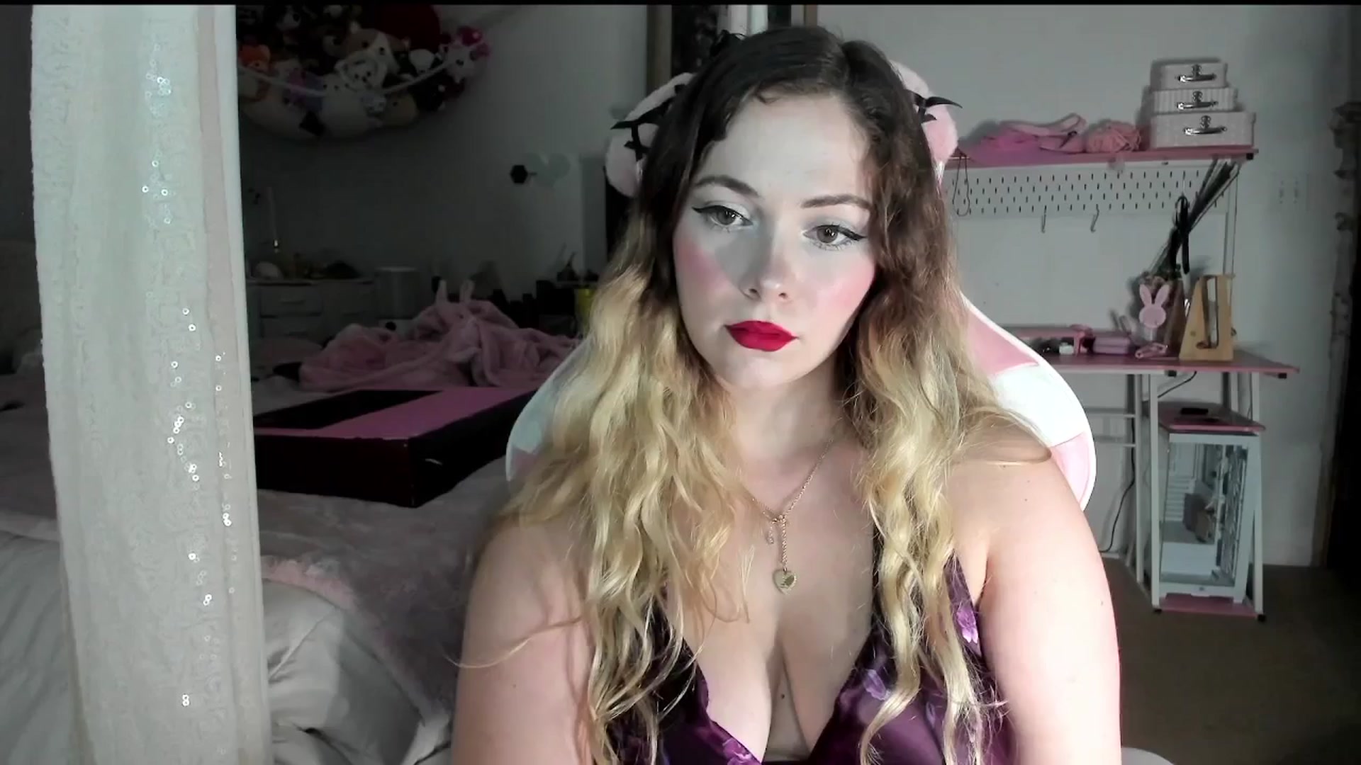 Gallery image thumbnail from lolypopbubble's myfreecams stream on, 07/08/2025, 19:29 image 14 of 20
