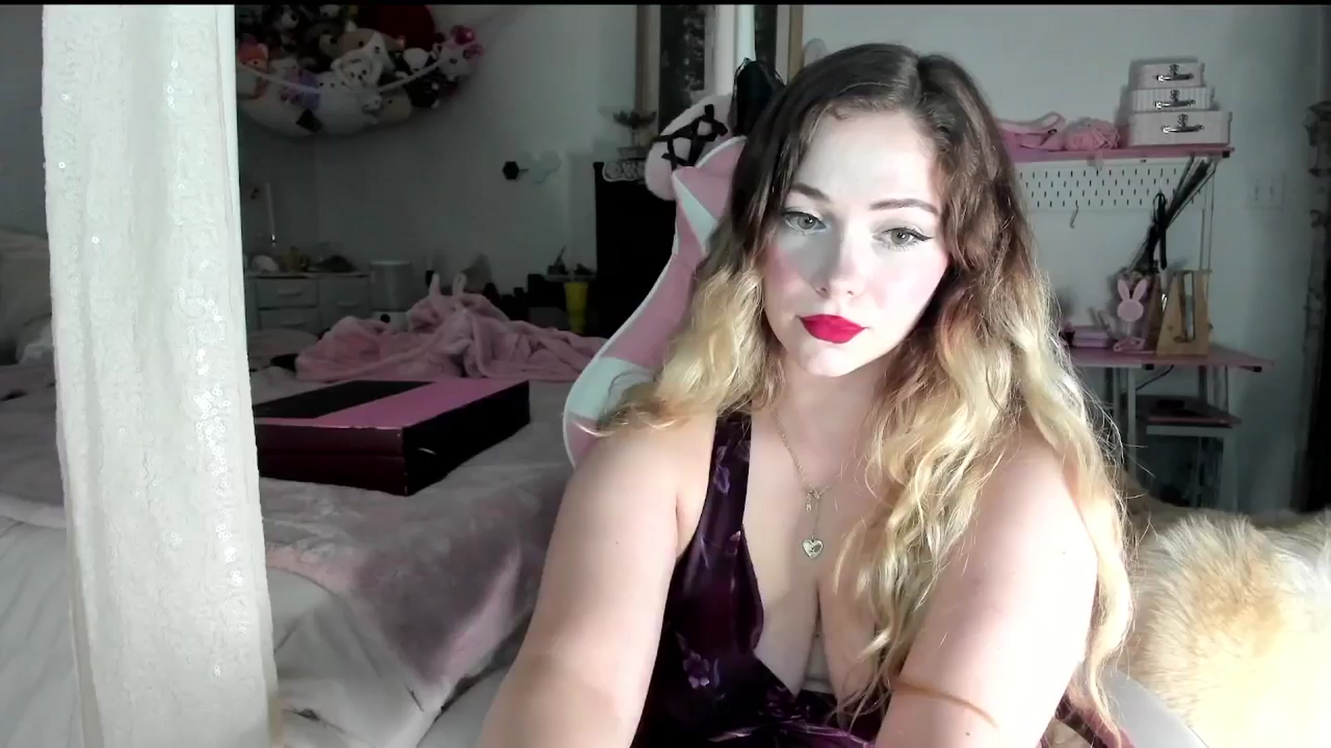 Gallery image thumbnail from lolypopbubble's myfreecams stream on, 07/08/2025, 19:29 image 3 of 20