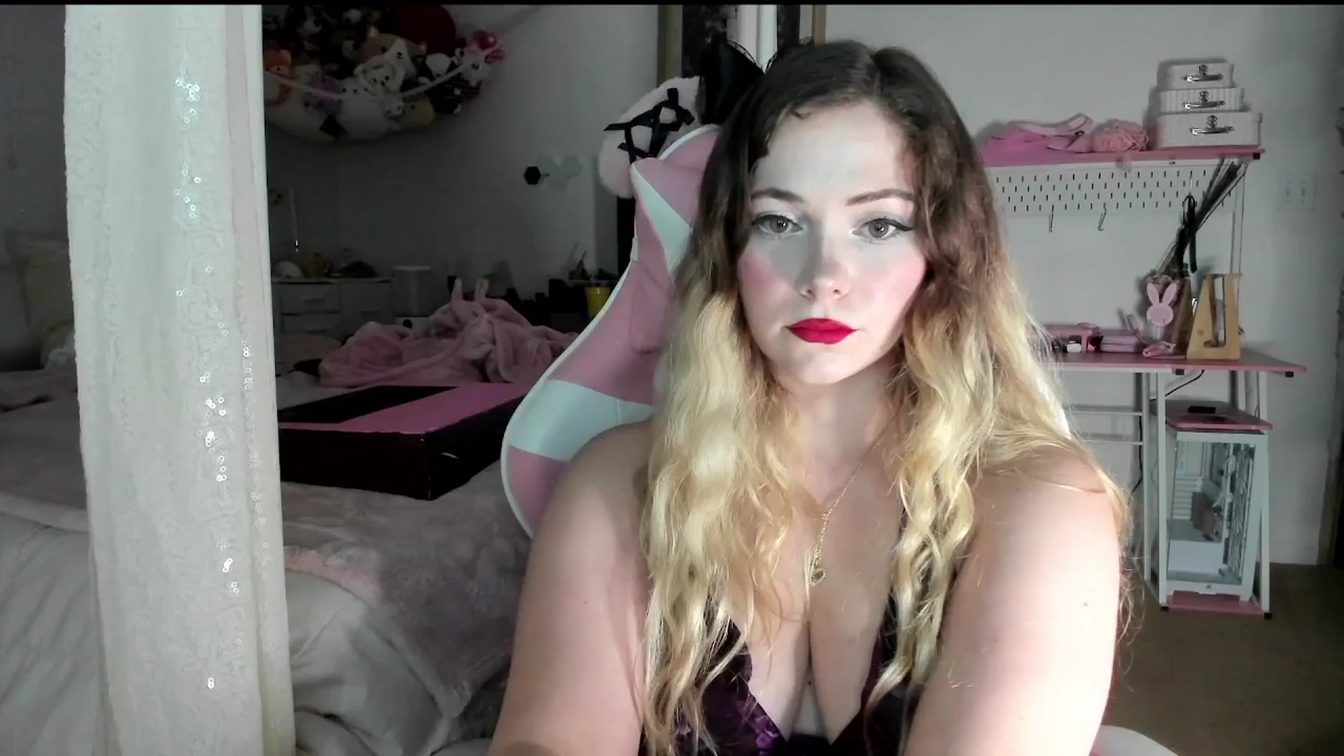 Gallery image thumbnail from lolypopbubble's myfreecams stream on, 07/08/2025, 19:29 image 18 of 20