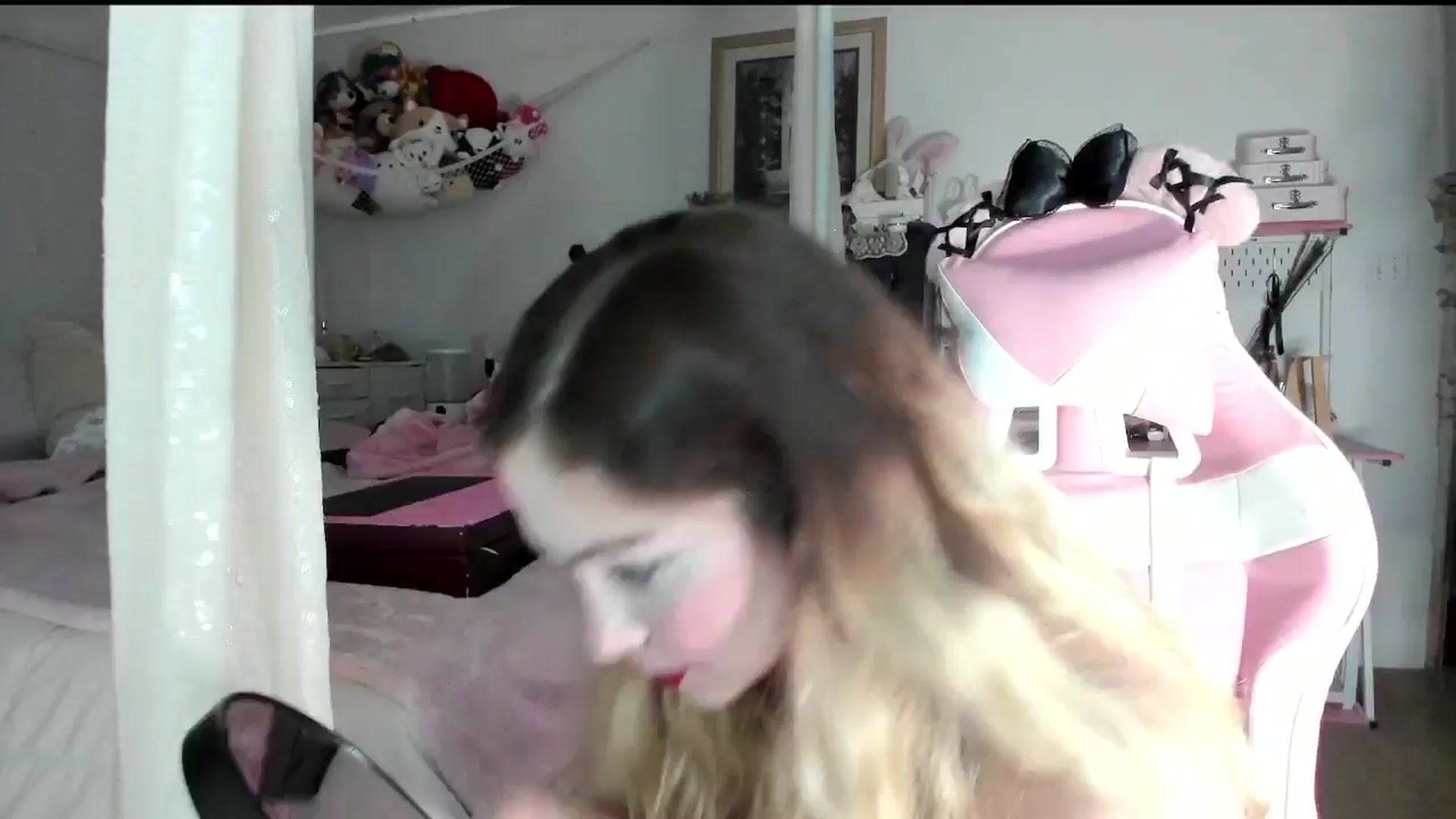 Gallery image thumbnail from lolypopbubble's myfreecams stream on, 07/08/2025, 20:01 image 5 of 20