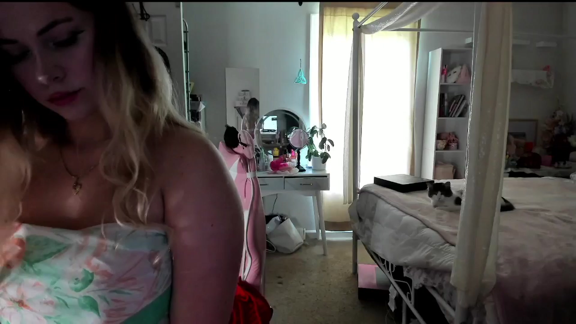 Gallery image thumbnail from lolypopbubble's myfreecams stream on, 08/07/2025, 18:41 image 16 of 20