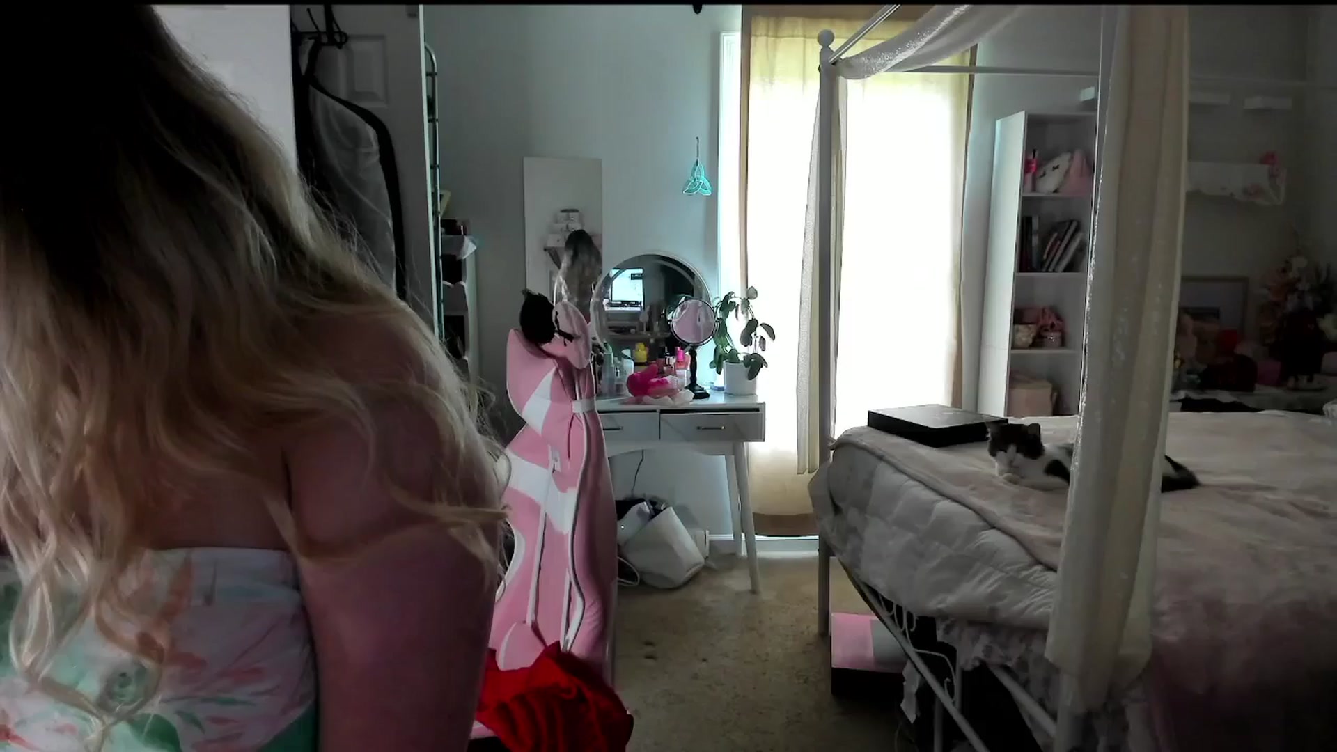 Gallery image thumbnail from lolypopbubble's myfreecams stream on, 08/07/2025, 18:41 image 17 of 20