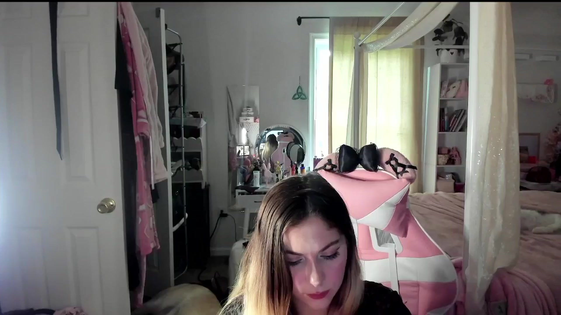 Gallery image thumbnail from lolypopbubble's myfreecams stream on, 08/14/2025, 19:51 image 18 of 20