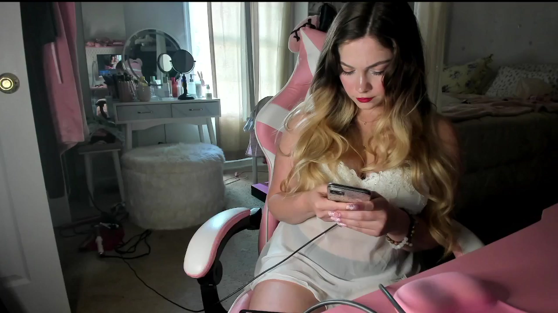Gallery image thumbnail from lolypopbubble's myfreecams stream on, 08/25/2025, 17:55 image 8 of 20